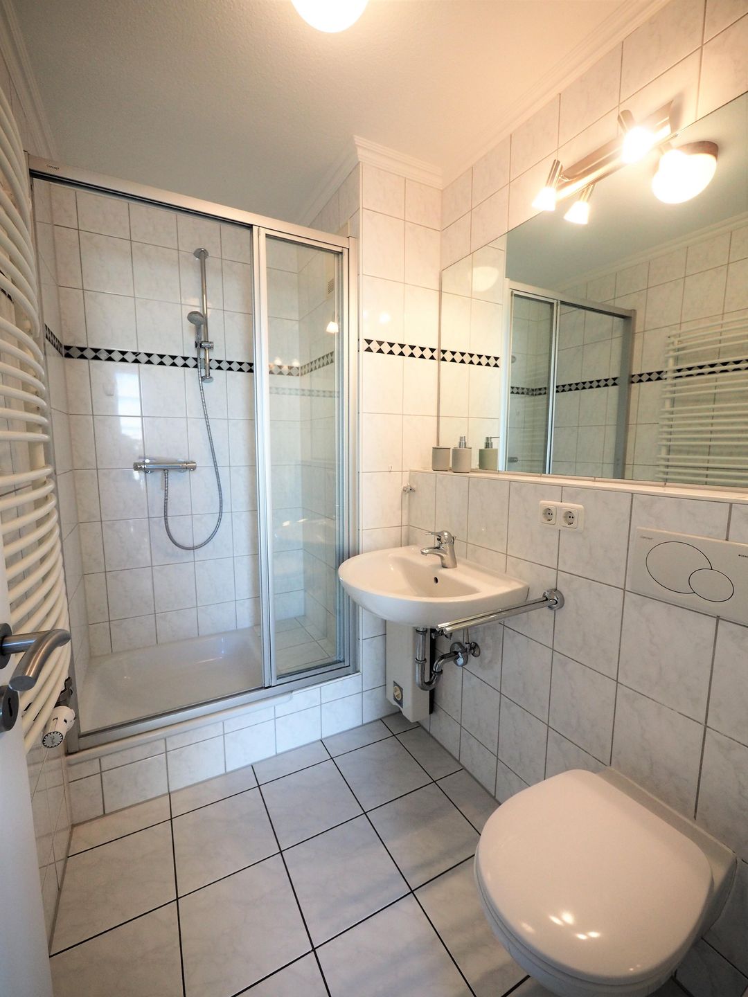 FIS/010 - Seeblick Scharbeutz - Badezimmer