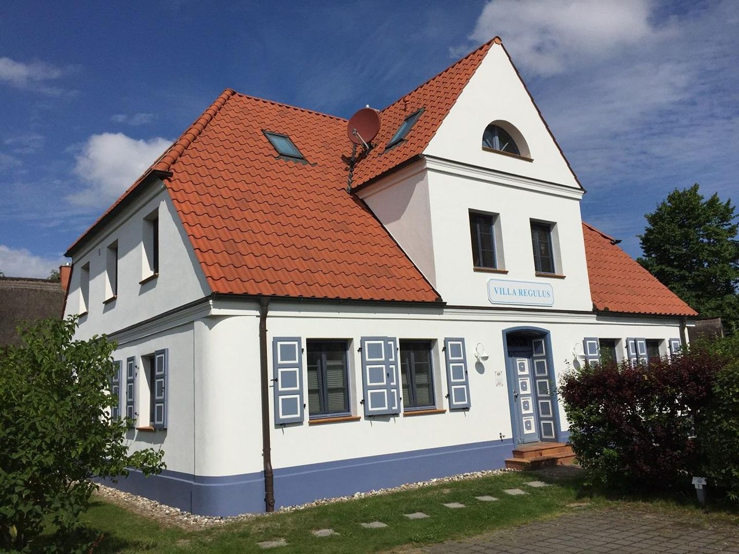  Neue Reihe 43 "Villa Regulus" OG Whg. 3 Deutschland - Fassade / Eingang