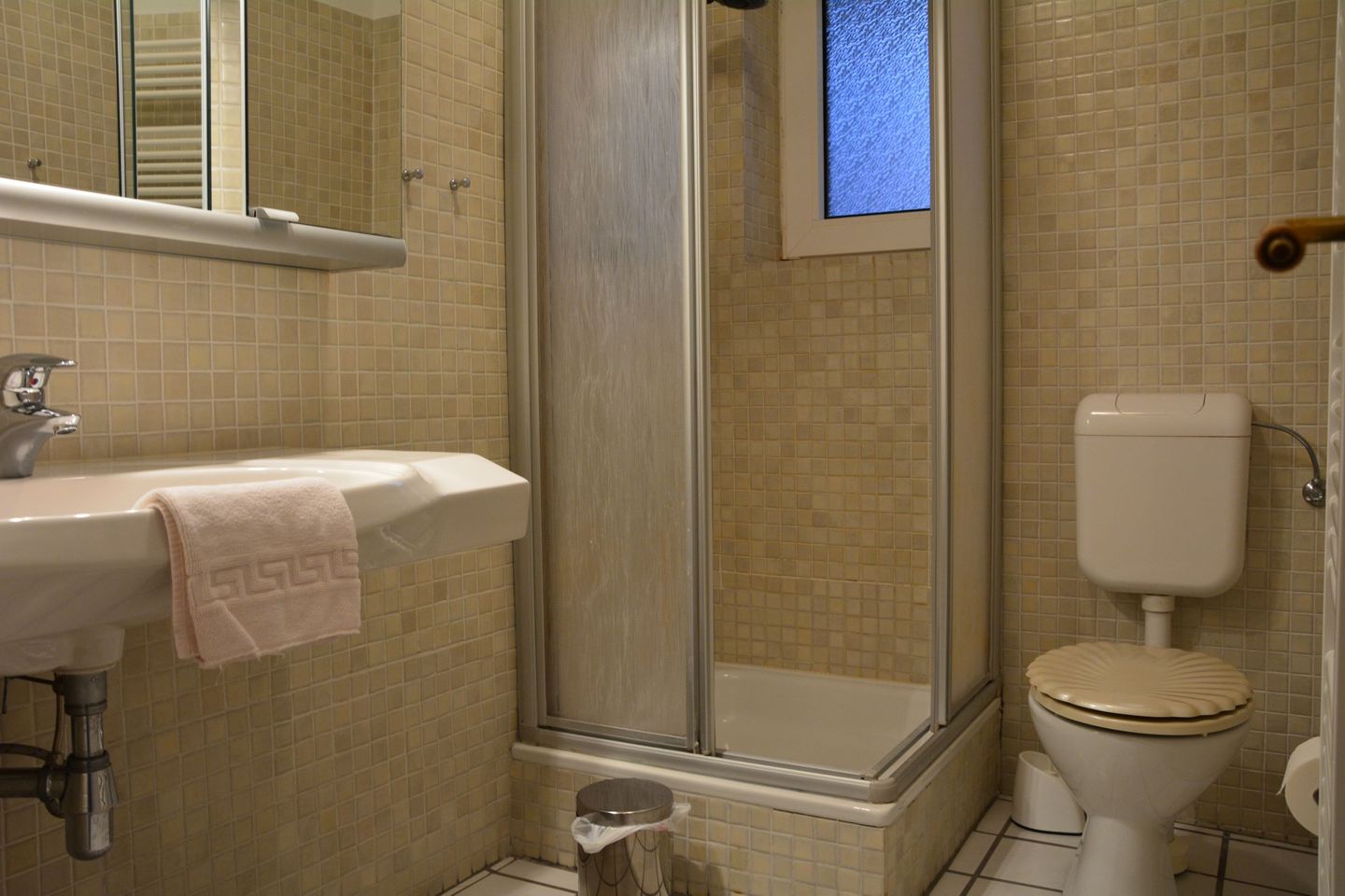 Haus Dünenrose Helle Ferienwohnung am Waldrand mit Terrasse und Strandkorb Nebel auf Amrum - 