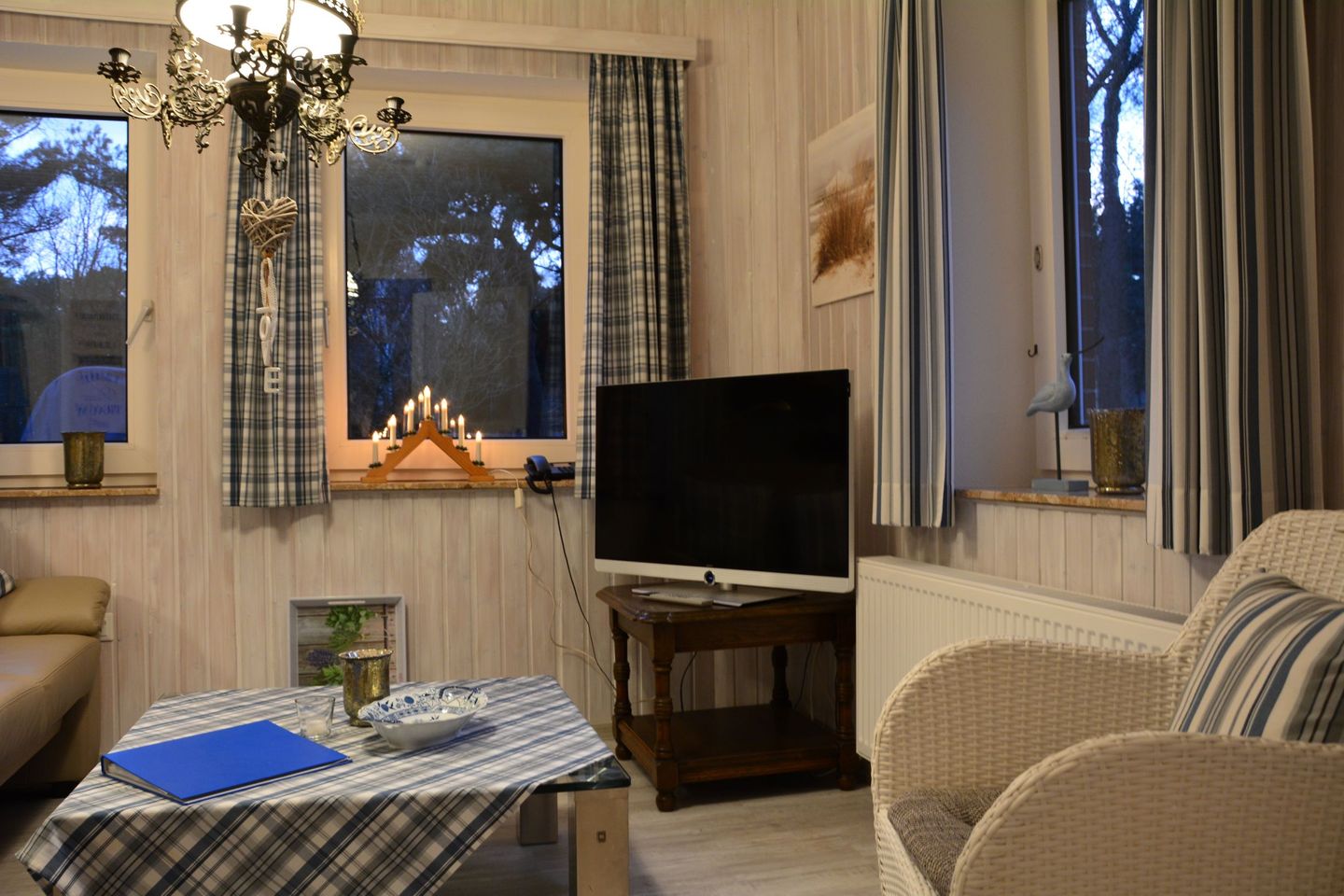 Haus Dünenrose Helle Ferienwohnung am Waldrand mit Terrasse und Strandkorb Nebel auf Amrum - 