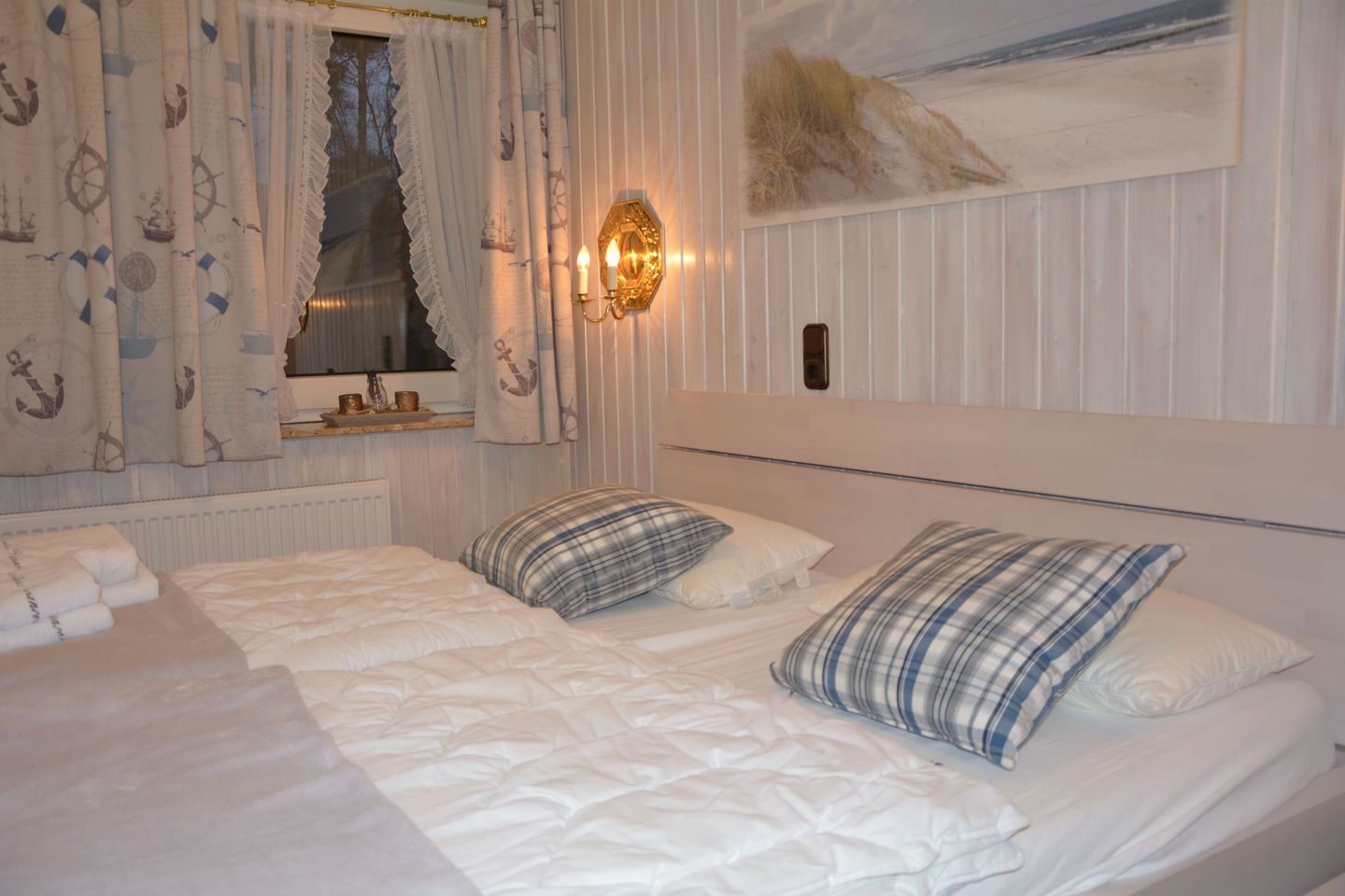 Haus Dünenrose Helle Ferienwohnung am Waldrand mit Terrasse und Strandkorb Nebel auf Amrum - 