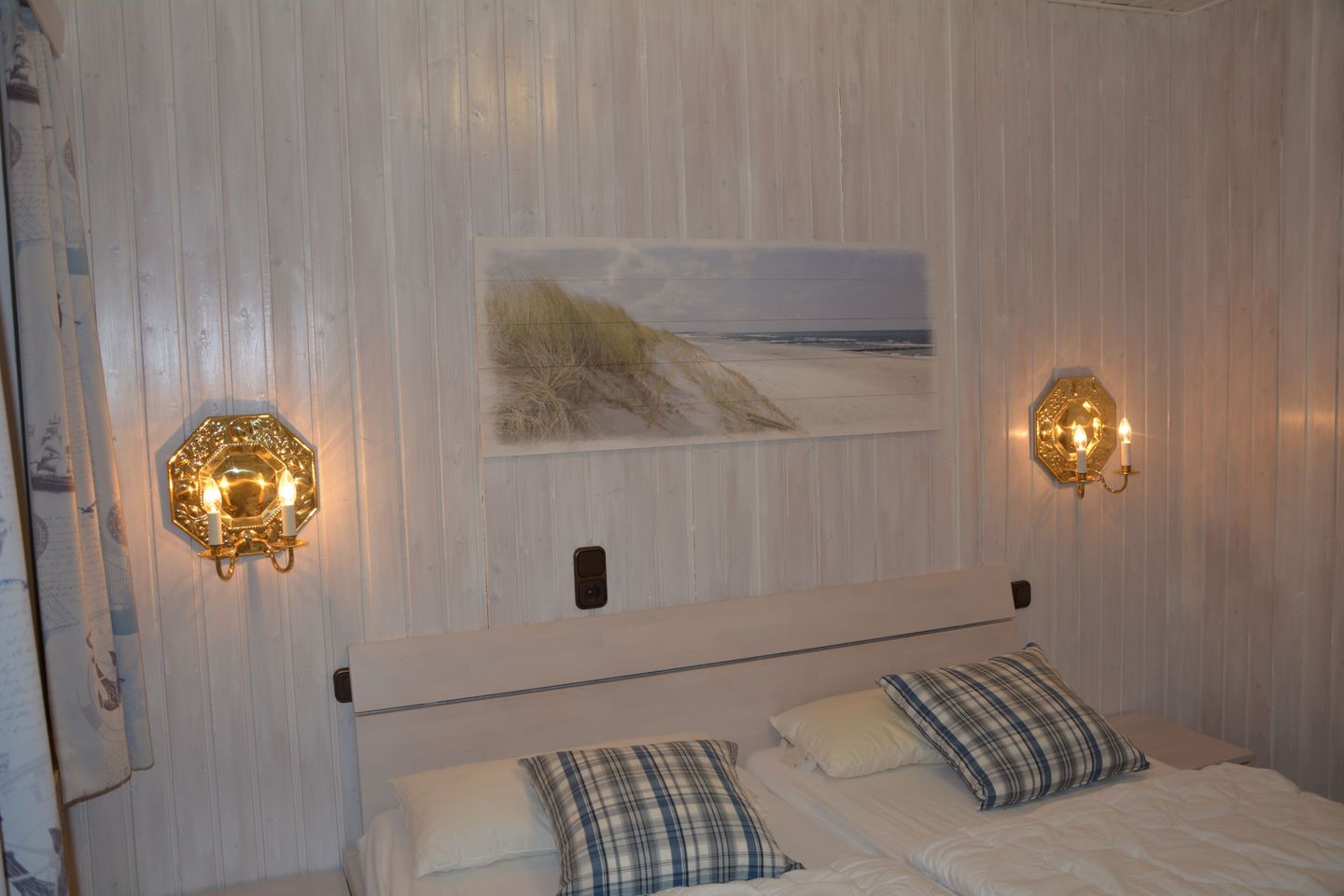 Haus Dünenrose Helle Ferienwohnung am Waldrand mit Terrasse und Strandkorb Nebel auf Amrum - 