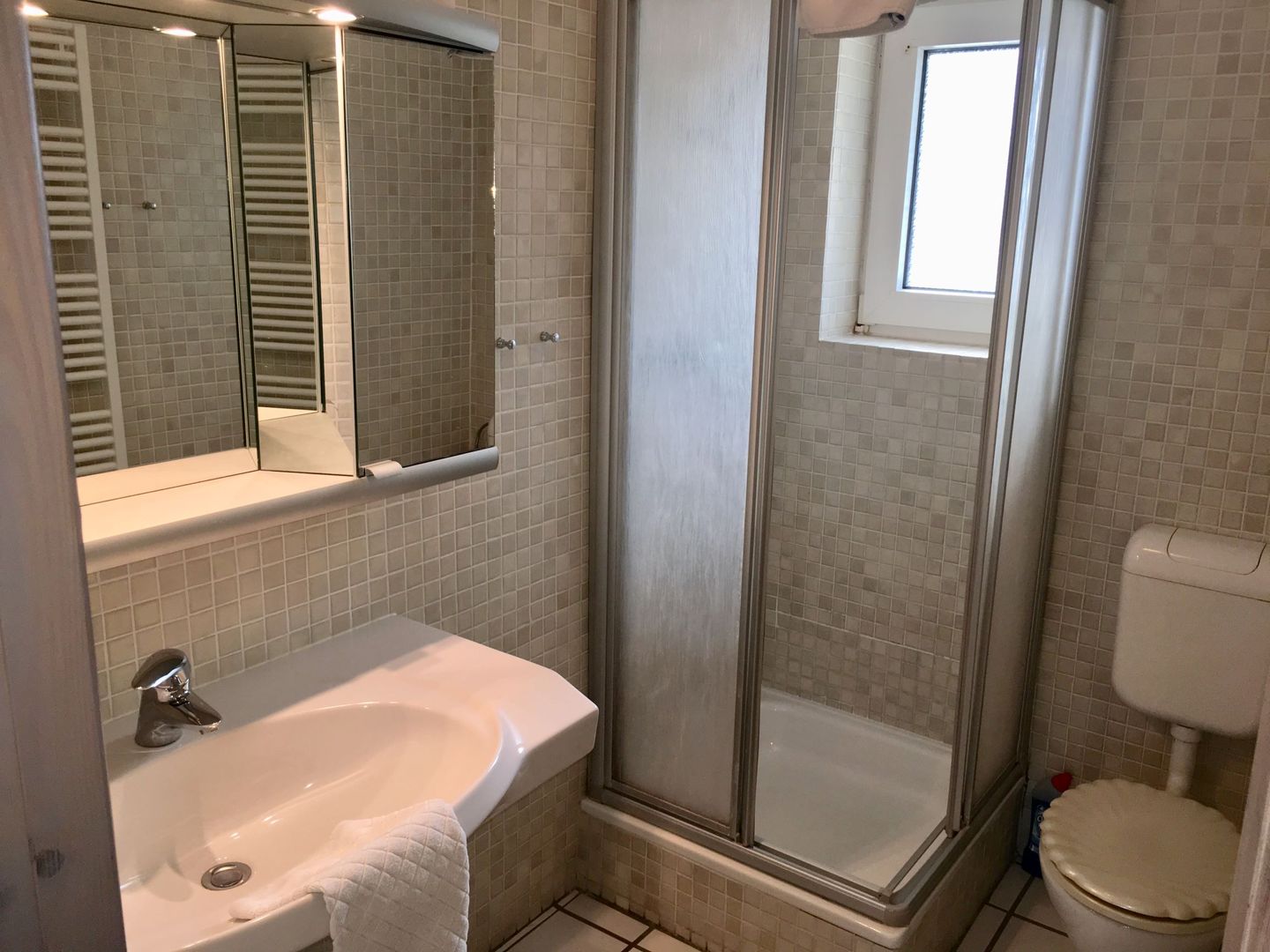 Haus Dünenrose Helle Ferienwohnung am Waldrand mit Terrasse und Strandkorb Nebel auf Amrum - 