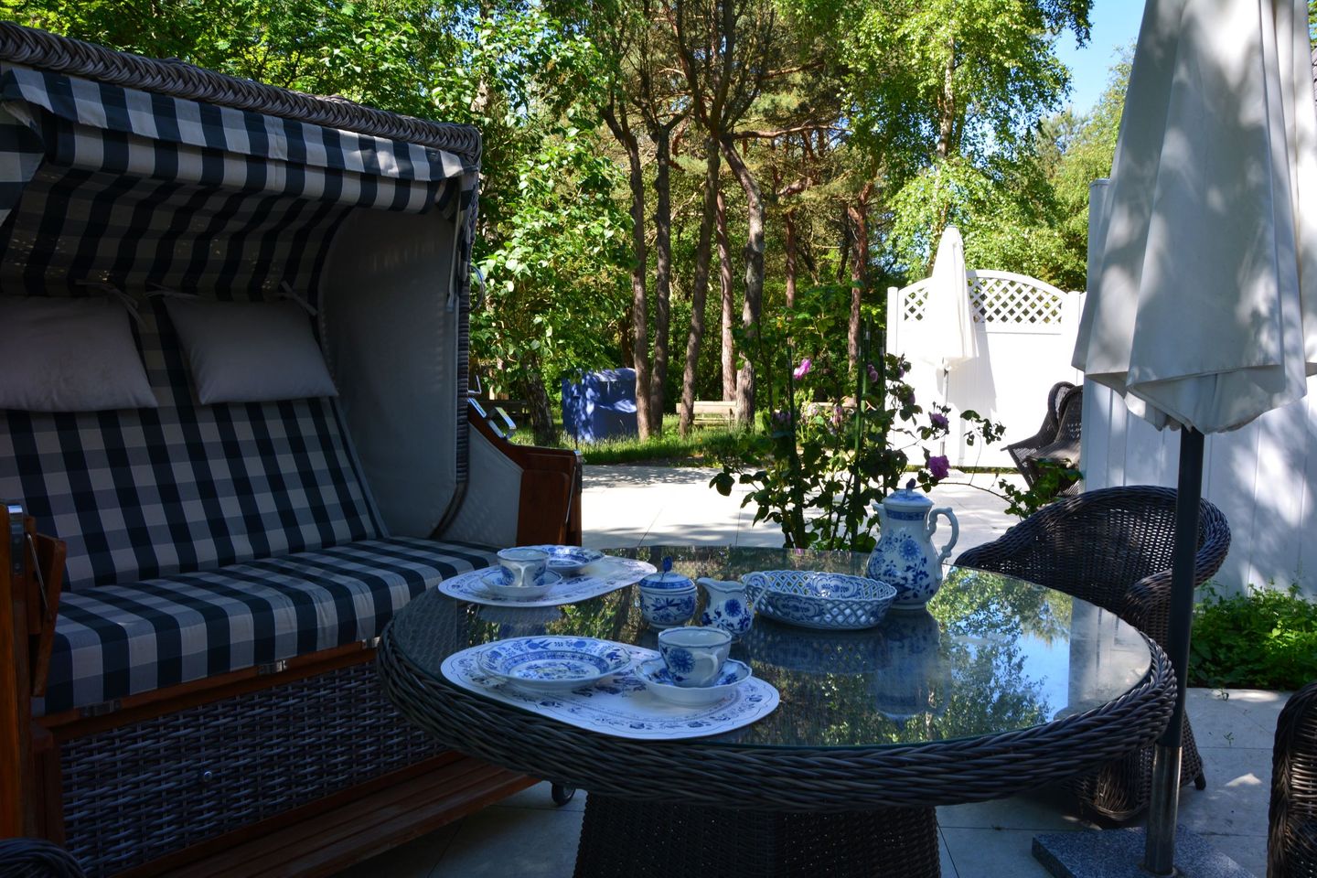 Haus Dünenrose Helle Ferienwohnung am Waldrand mit Terrasse und Strandkorb Nebel auf Amrum - 