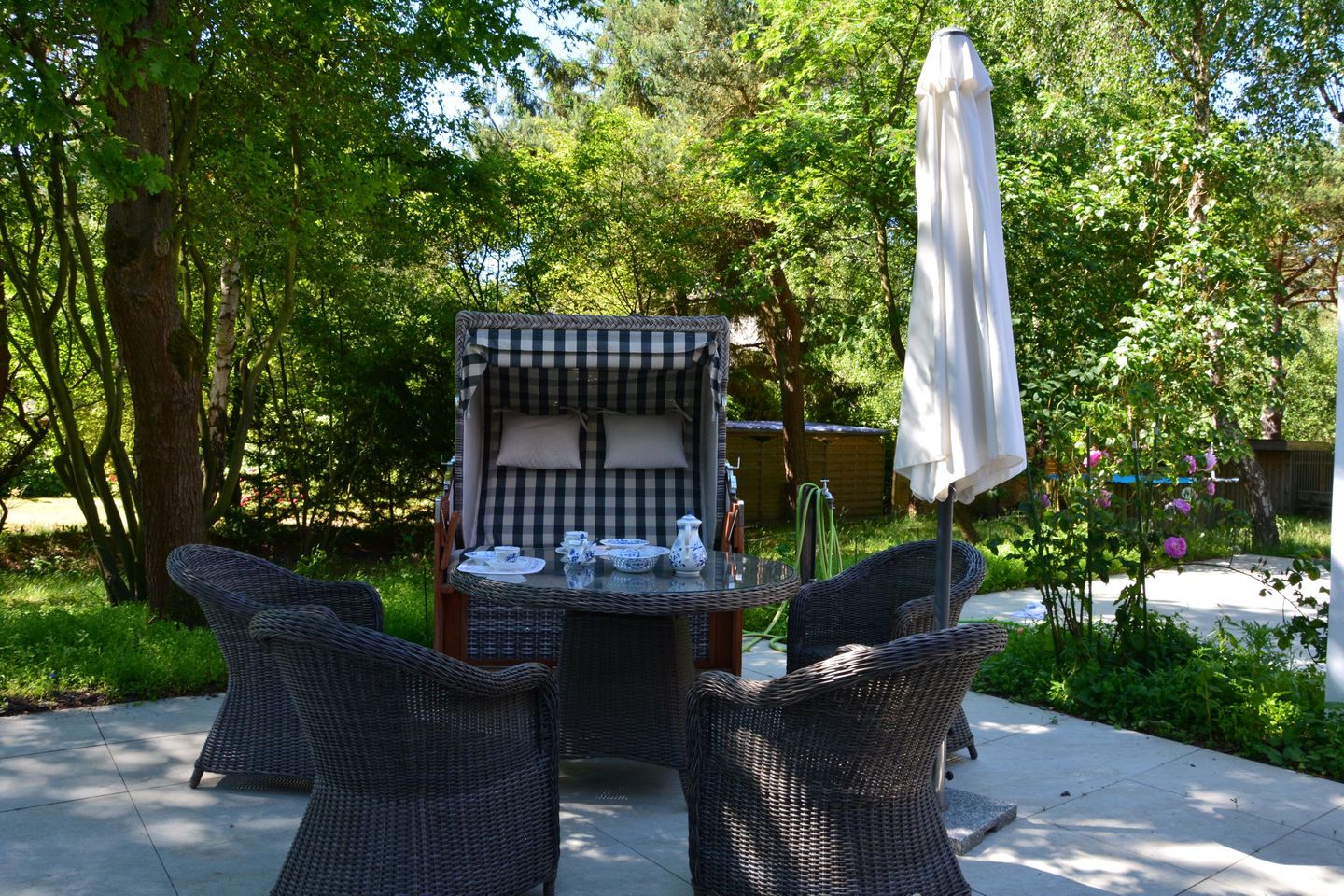 Haus Dünenrose Schöne kleine Wohnung  für 2 Personen im EG mit Terrasse und Strandkorb Nebel auf Amrum - 