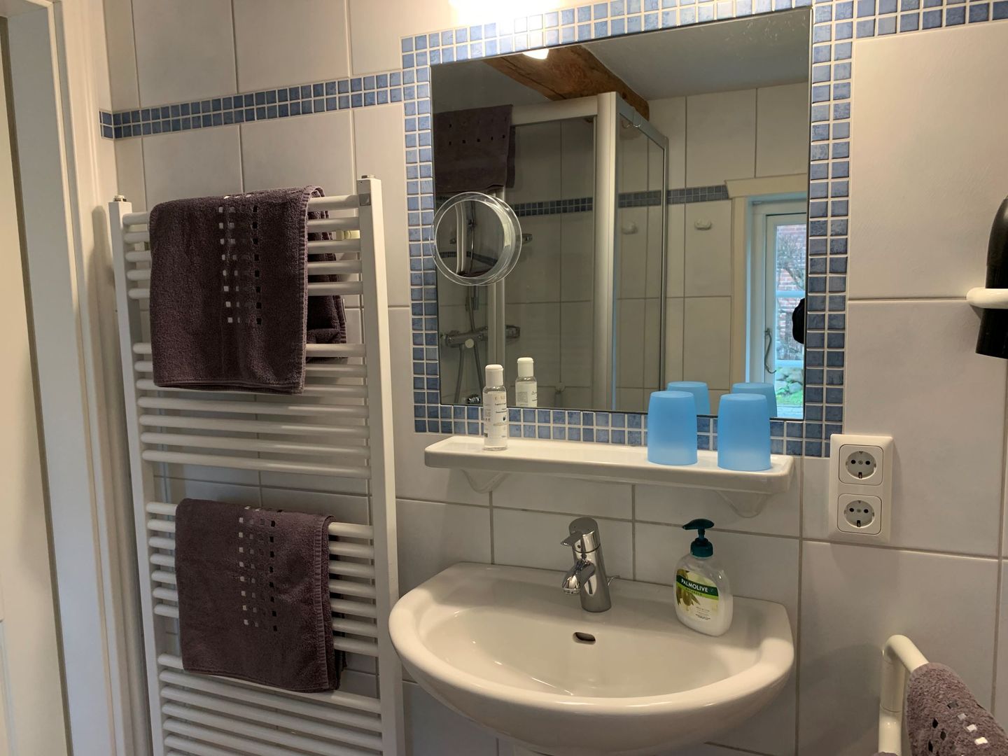 Friesenhaus Arnold Schöne Ferienwohnung in Reetdachhaus im Ortskern von Nebel. Nebel auf Amrum - 