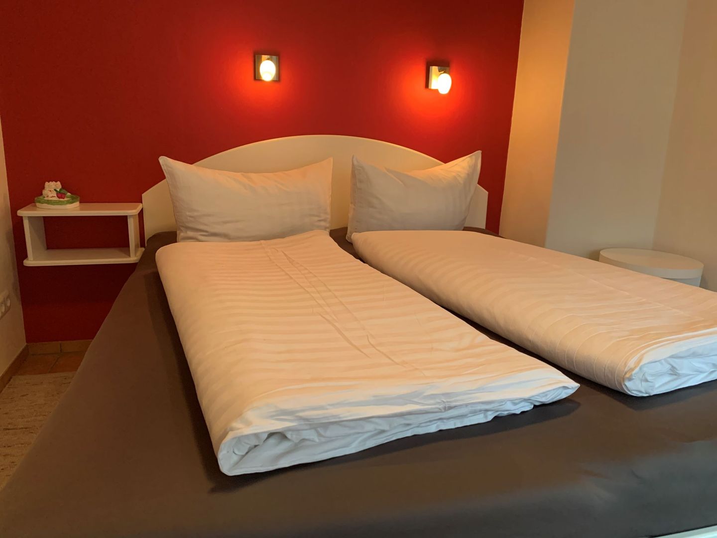 Friesenhaus Arnold Schöne Ferienwohnung in Reetdachhaus im Ortskern von Nebel. Nebel auf Amrum - 