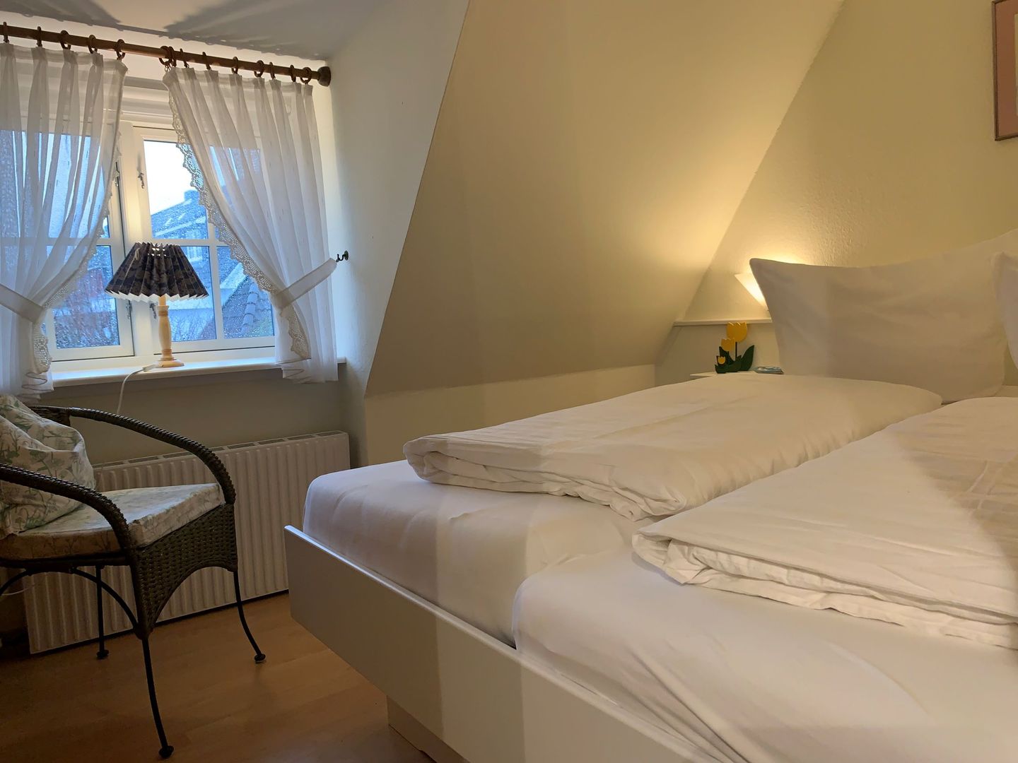 Friesenhaus Arnold Wohnen unter Reet in zentraler Ortlage Nebel auf Amrum -