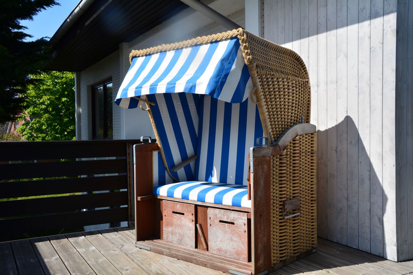 Haus auf der Düne Ferienwohnung mit Terrasse, Strandkorb am Dünenrand Wittdün auf Amrum - 