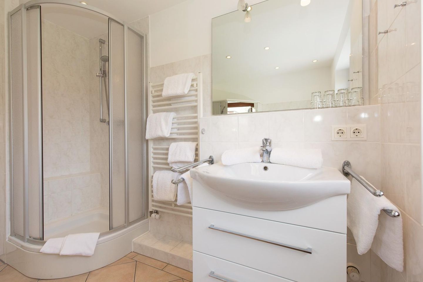  Hoch App. 04 Norderwung 22 Wenningstedt - Badezimmer