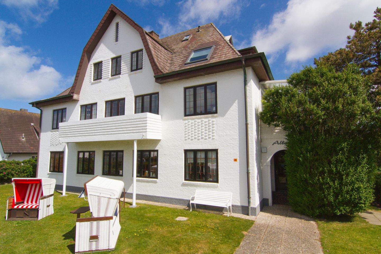  Albatros App. 8 Berthin-Bleeg-Strasse 18 Wenningstedt - Fassade / Eingang