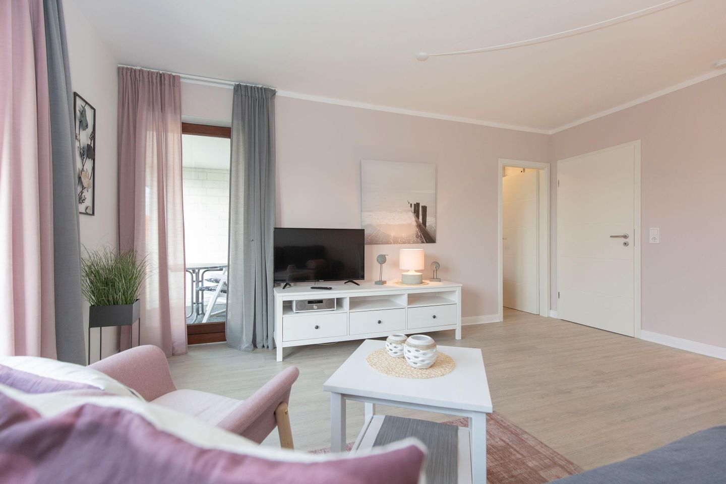 Cosima im Haus Käpt'n Drake App. Nr. 07 Hauptstr. 32 Wenningstedt - Wohnzimmer