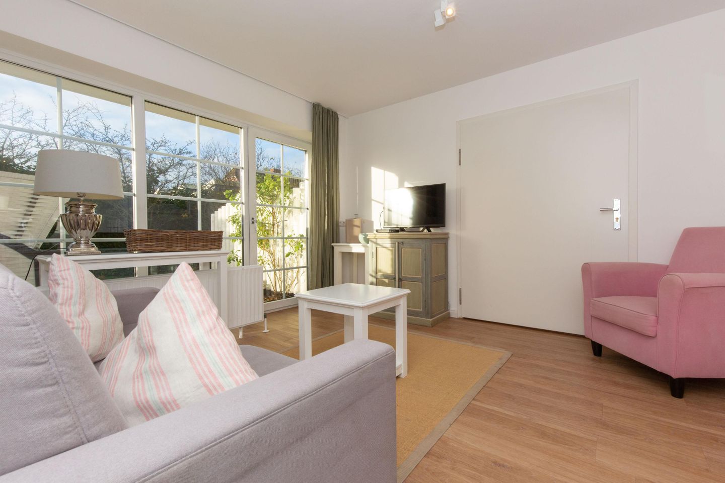 App. Görl 01 Osterweg 20 A Wenningstedt - Wohnzimmer