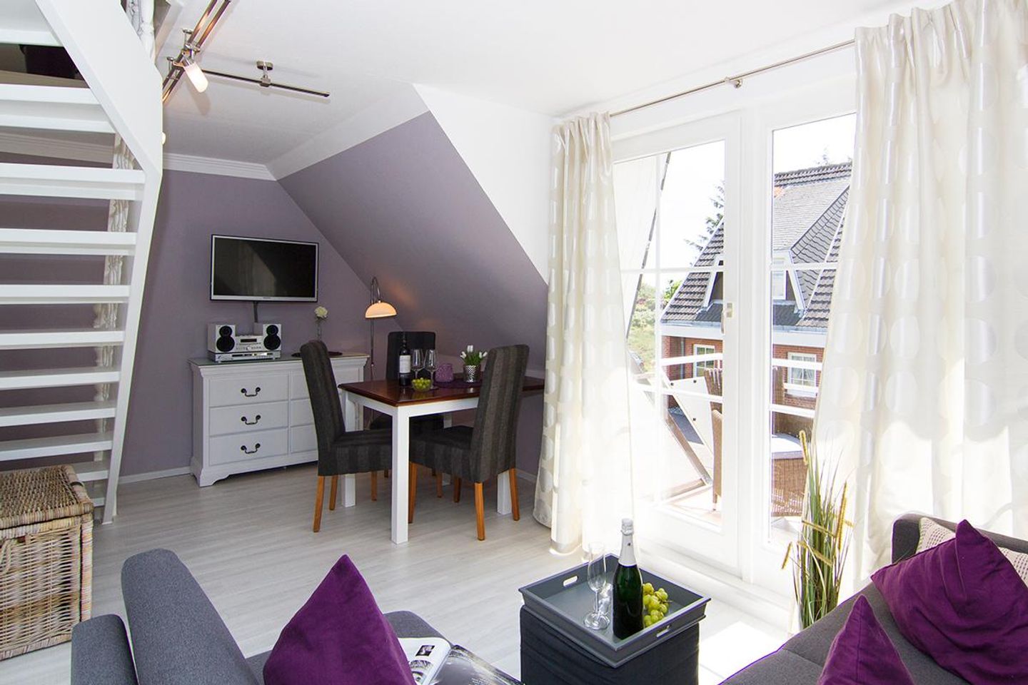 Hanseat App. 05 Osterweg 52 Wenningstedt - Wohnzimmer