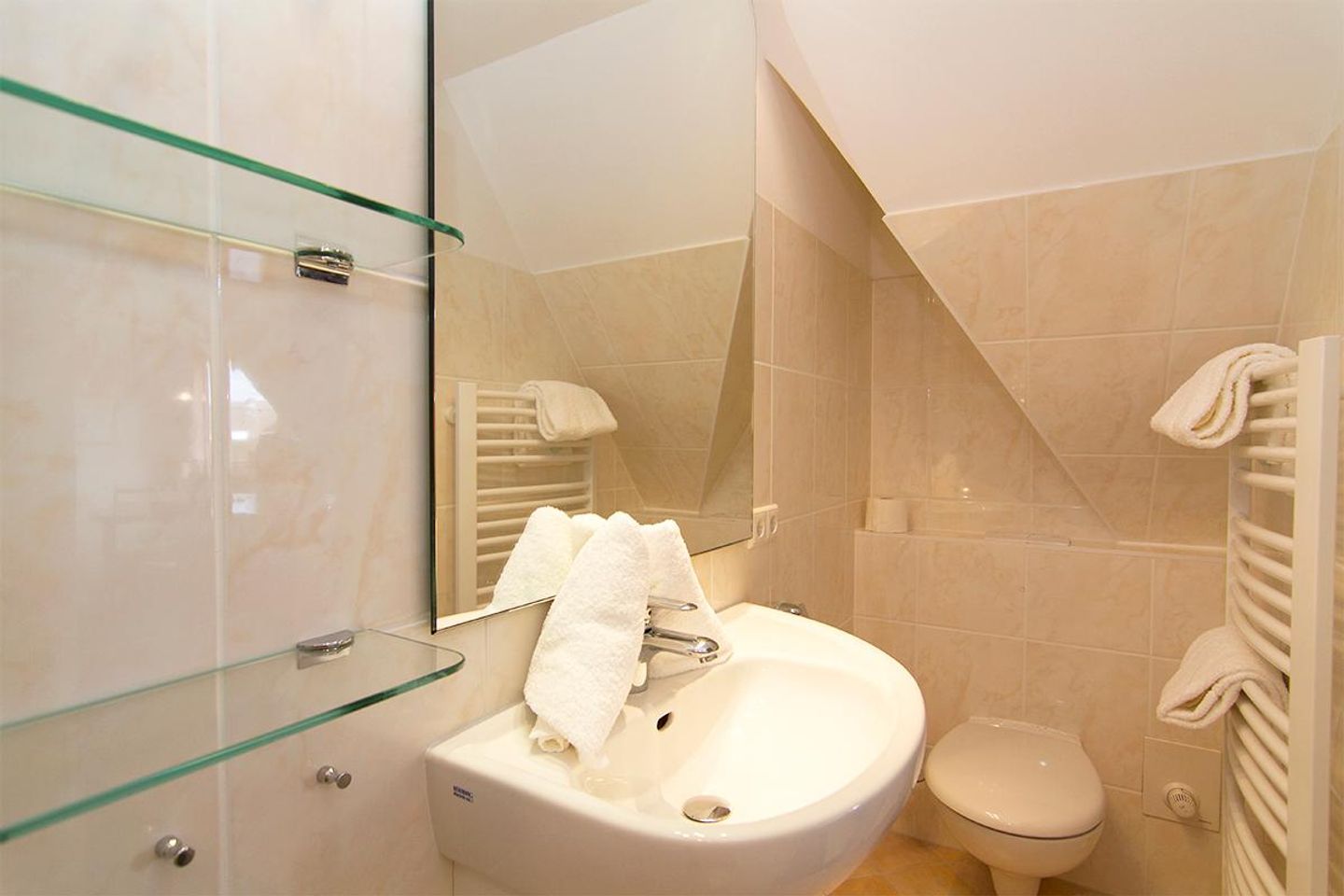  Hoch  App. 01 Norderwung 22 Wenningstedt - Badezimmer