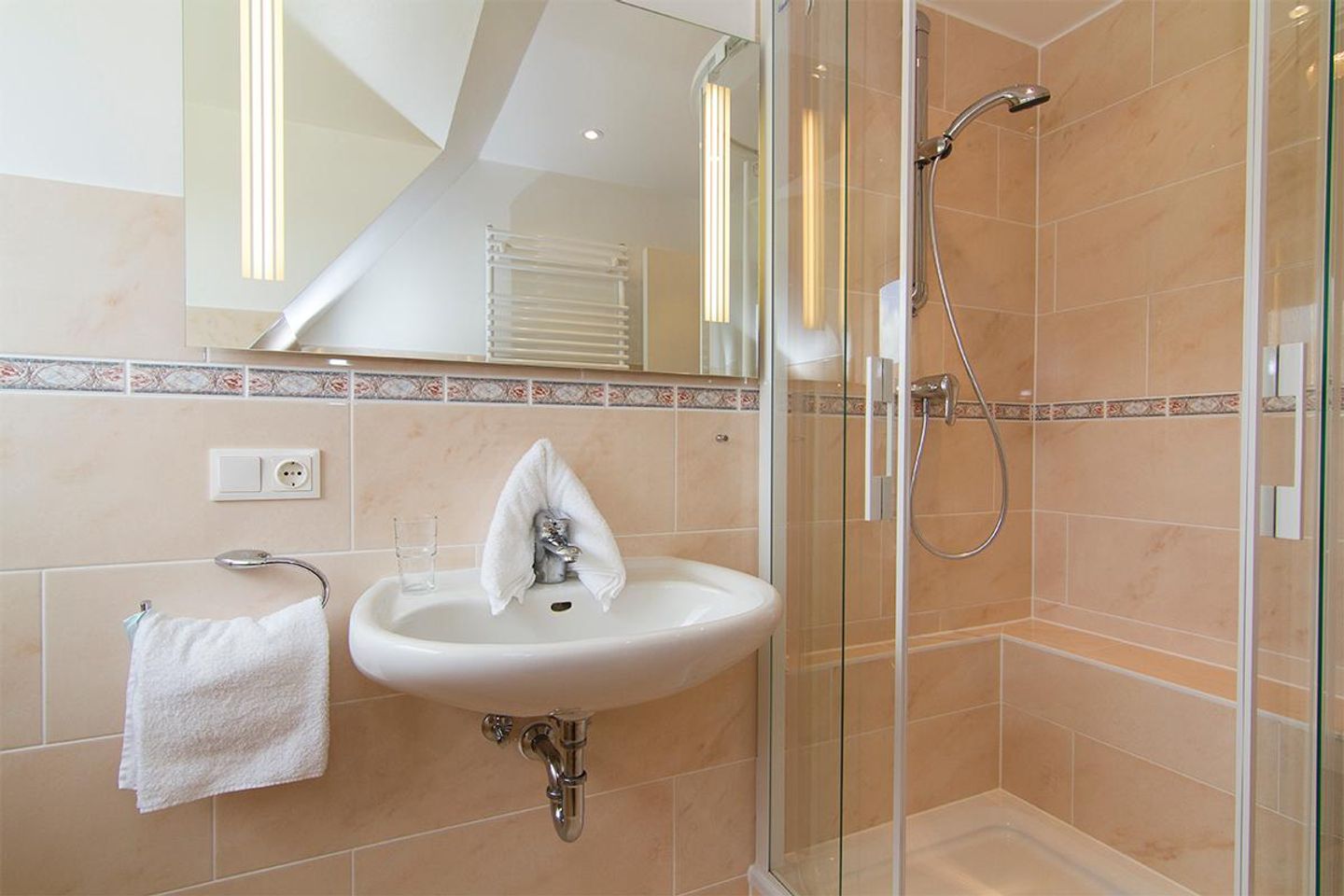 Hoch  App. 02 Norderwung 22 Wenningstedt - Badezimmer