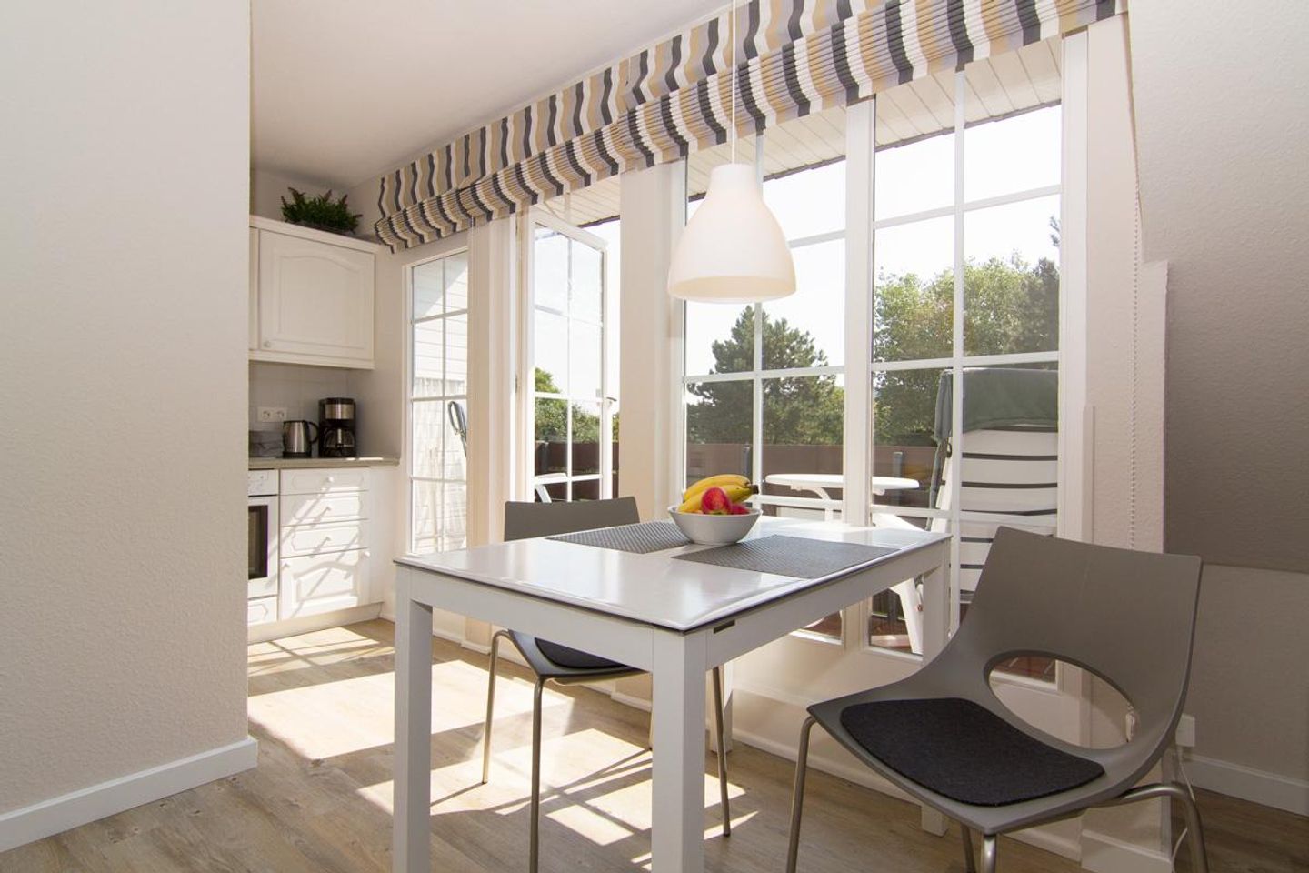 Friesenhaus am Dorfteich App. 06 Kirchenweg 2 Wenningstedt - Wohnzimmer