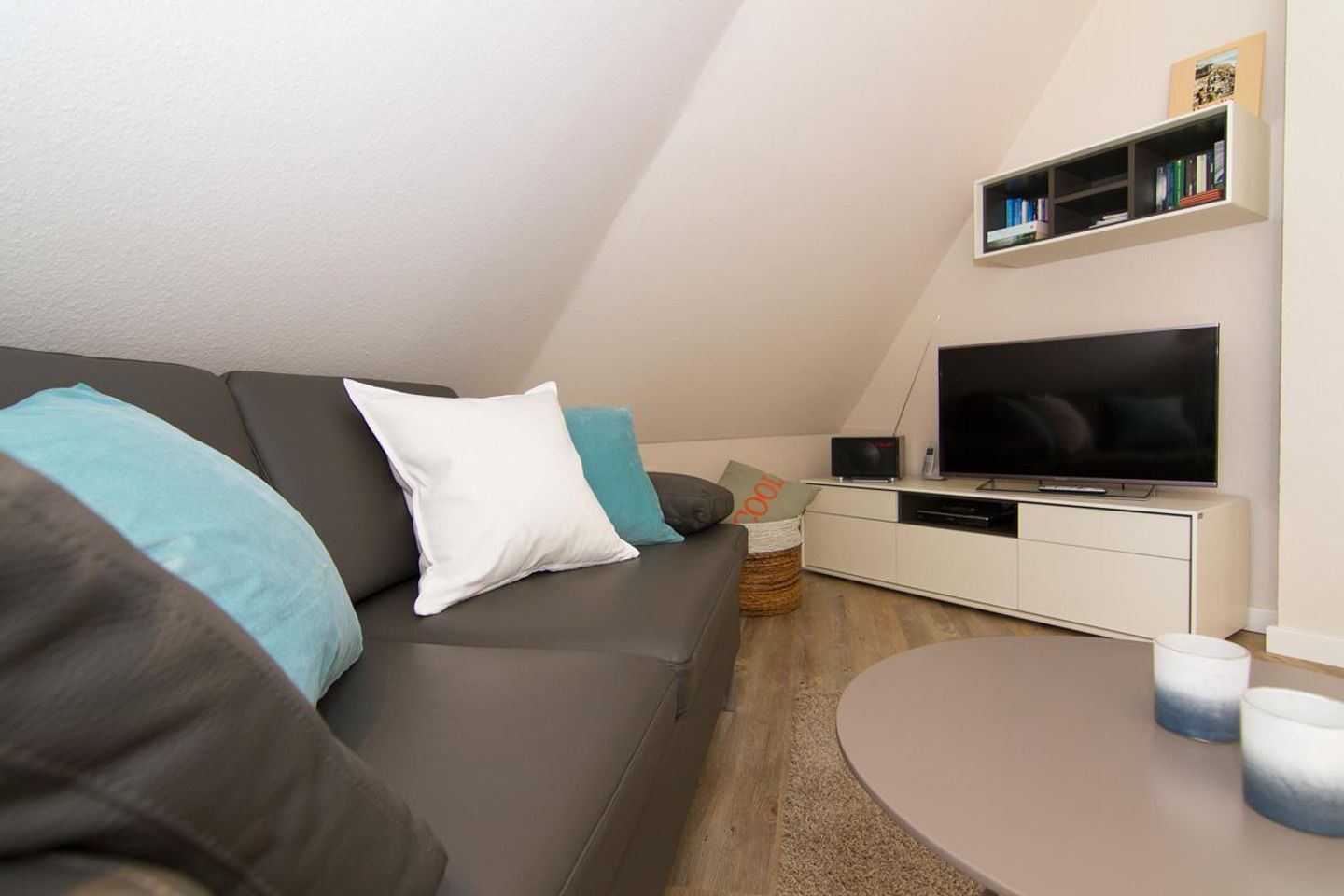 Friesenhaus am Dorfteich App. 06 Kirchenweg 2 Wenningstedt - Wohnzimmer