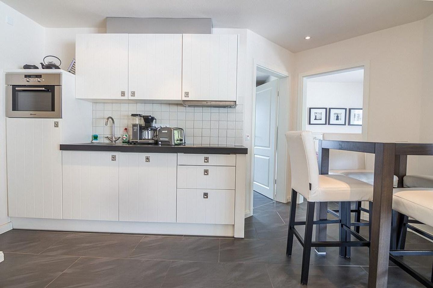 Sandperle Gorch Fock Sandperle Gorch Fock 08 Borkum - Küchenzeile mit Mikrowelle