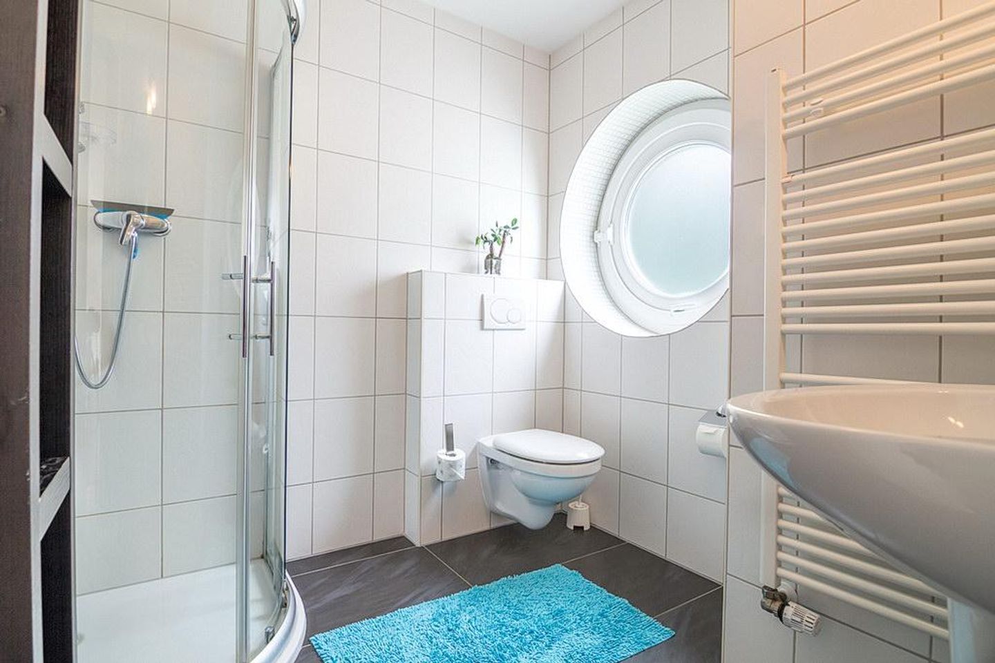 Sandperle Gorch Fock Sandperle Gorch Fock 08 Borkum - Badezimmer mit Dusche