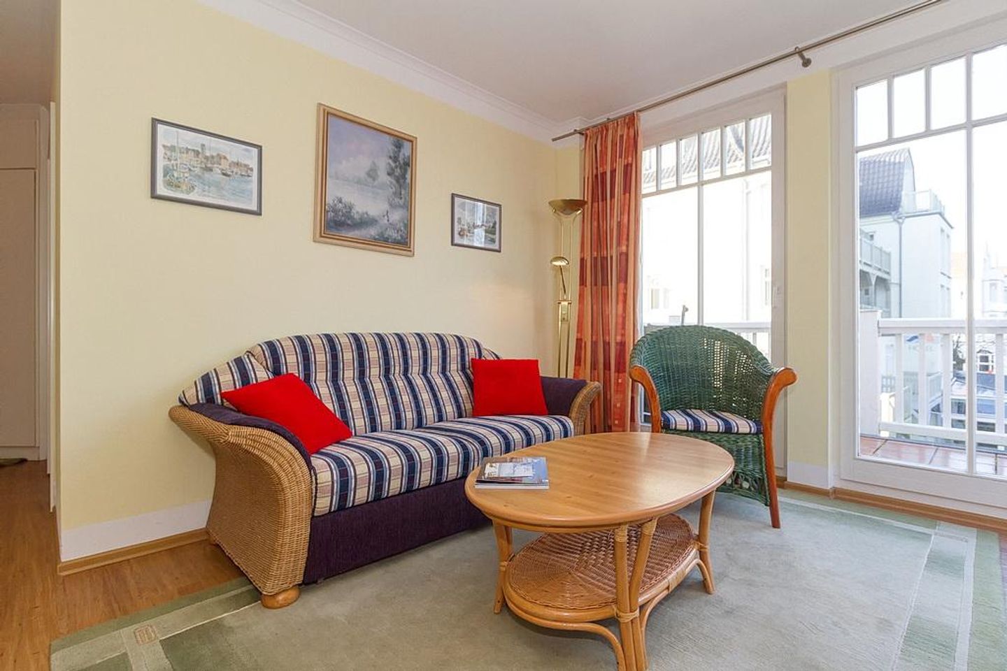 Dünenschloss Dünenschloss 2-19 Kühlungsborn - Wohn-Essbereich mit Couch