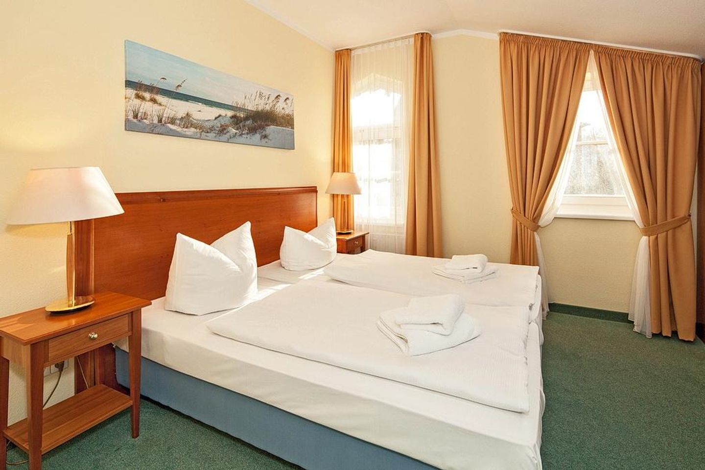 Strand-Park Strand-Park V22 Usedom - Schlafzimmer mit Doppelbett