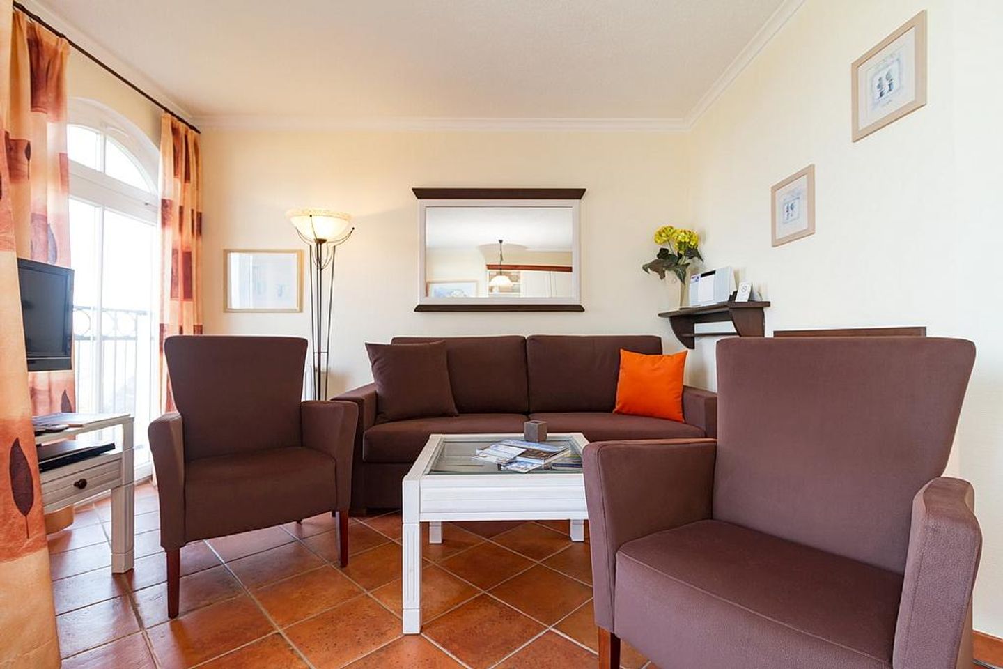 Apartmenthaus Atlantik Apartmenthaus Atlantik 312 Kühlungsborn - Wohn-Essbereich mit Couch