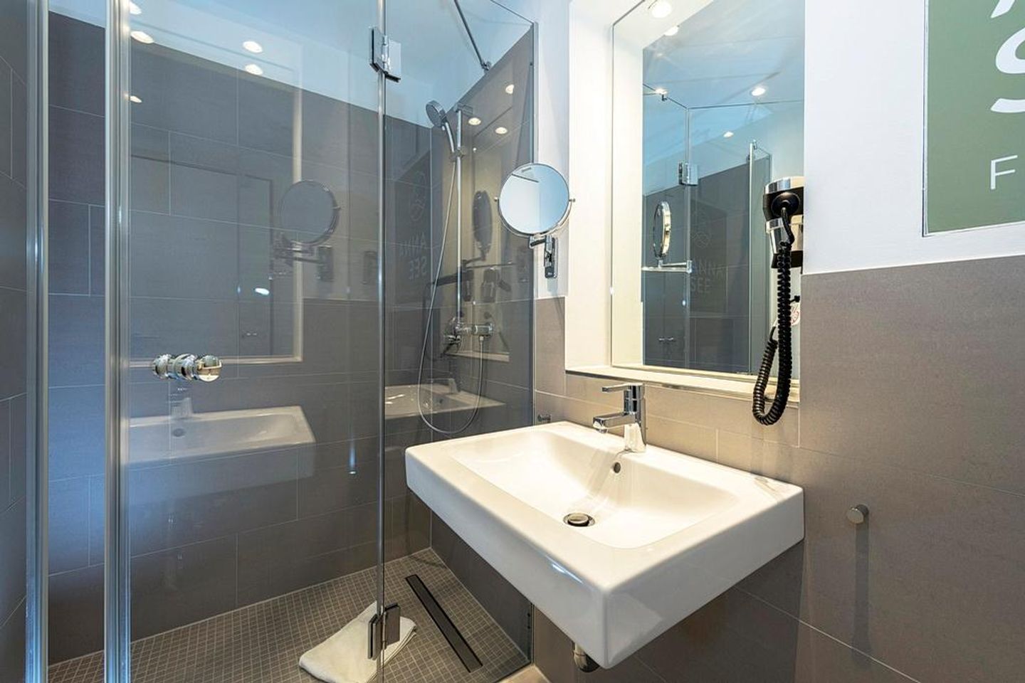 Apartmentvilla Anna See Apartmentvilla Anna See 1-01 Langeoog - Badezimmer mit Dusche