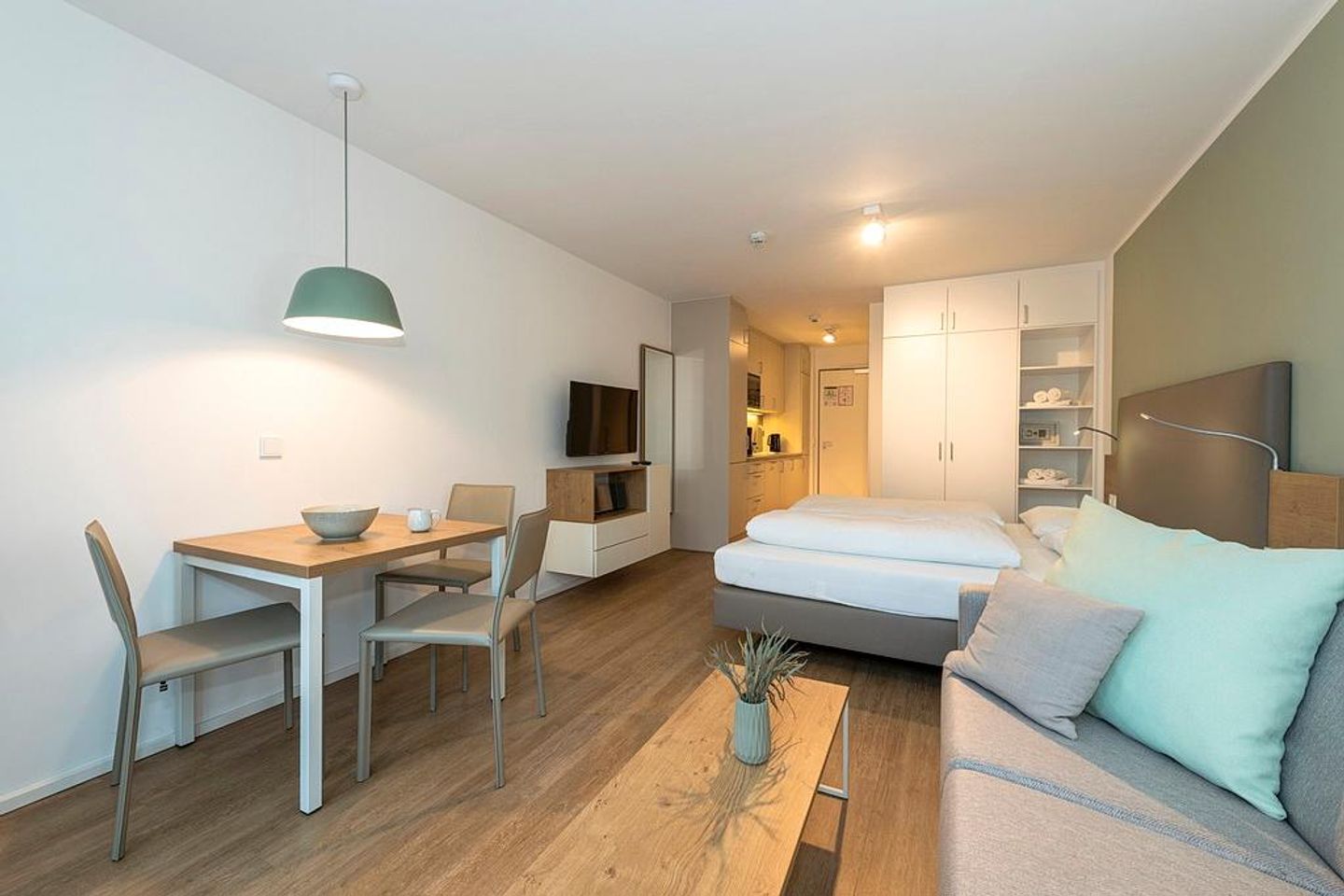 Apartmentvilla Anna See Apartmentvilla Anna See 1-02 Langeoog - Wohn-Schlafbereich mit Sitzgelegenheit