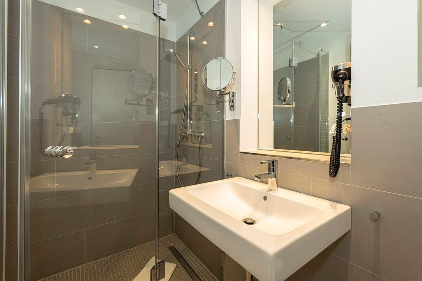 Apartmentvilla Anna See Apartmentvilla Anna See 1-02 Langeoog - Badezimmer mit Dusche