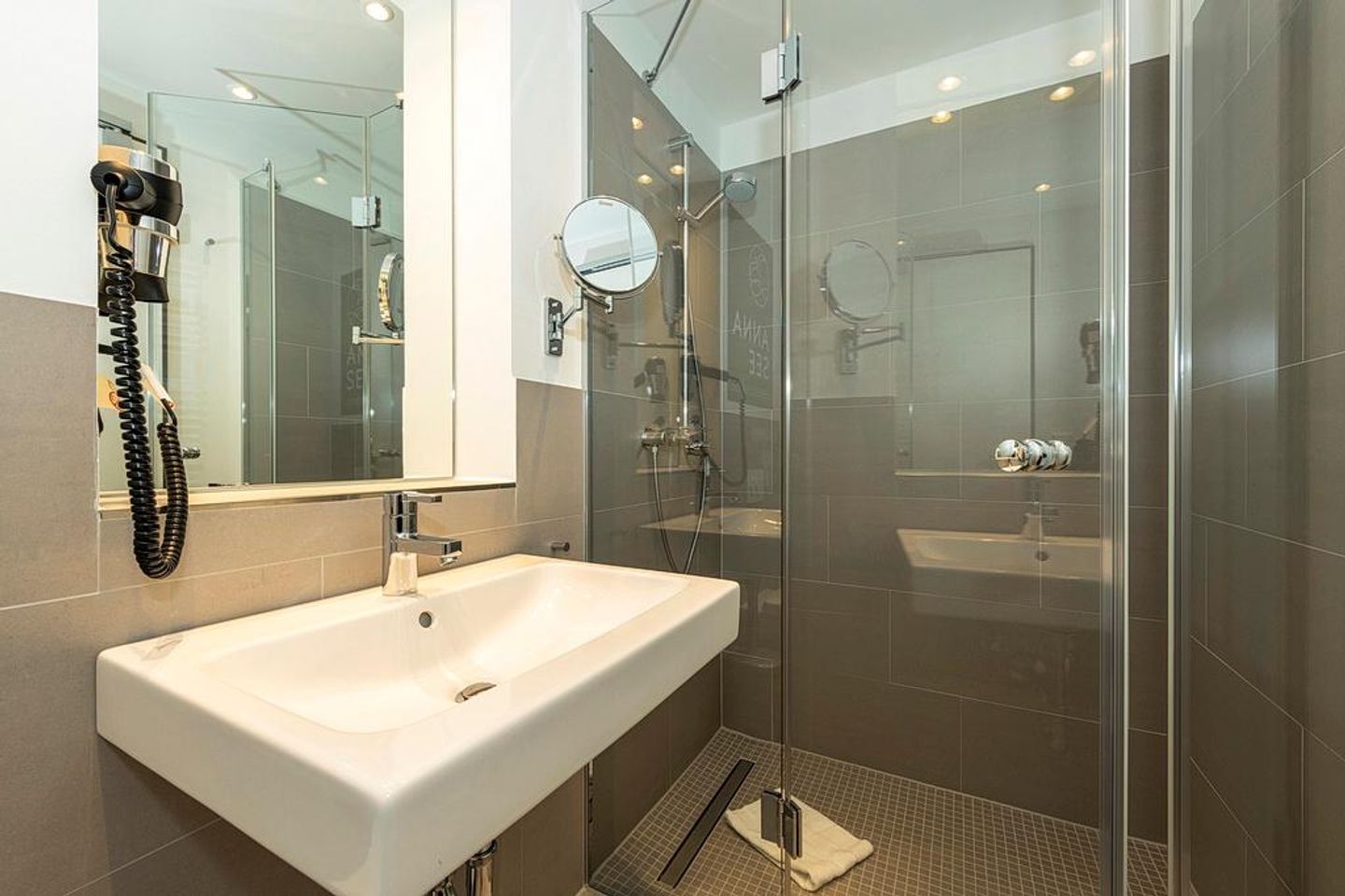 Apartmentvilla Anna See Apartmentvilla Anna See 1-04 Langeoog - Badezimmer mit Dusche