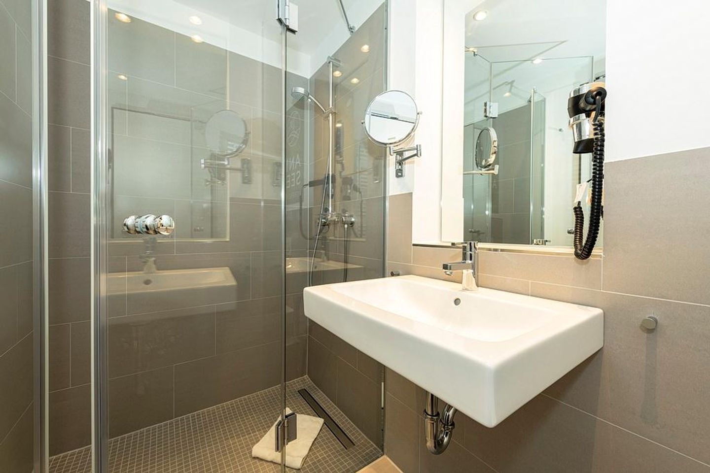 Apartmentvilla Anna See Apartmentvilla Anna See 1-05 Langeoog - Badezimmer mit Dusche