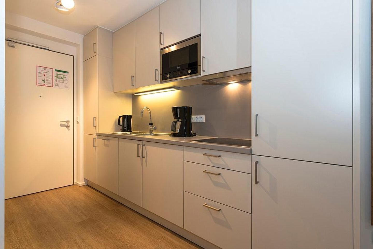 Apartmentvilla Anna See Apartmentvilla Anna See 1-06 Langeoog - Wohn-Essbereich mit Küchenzeile