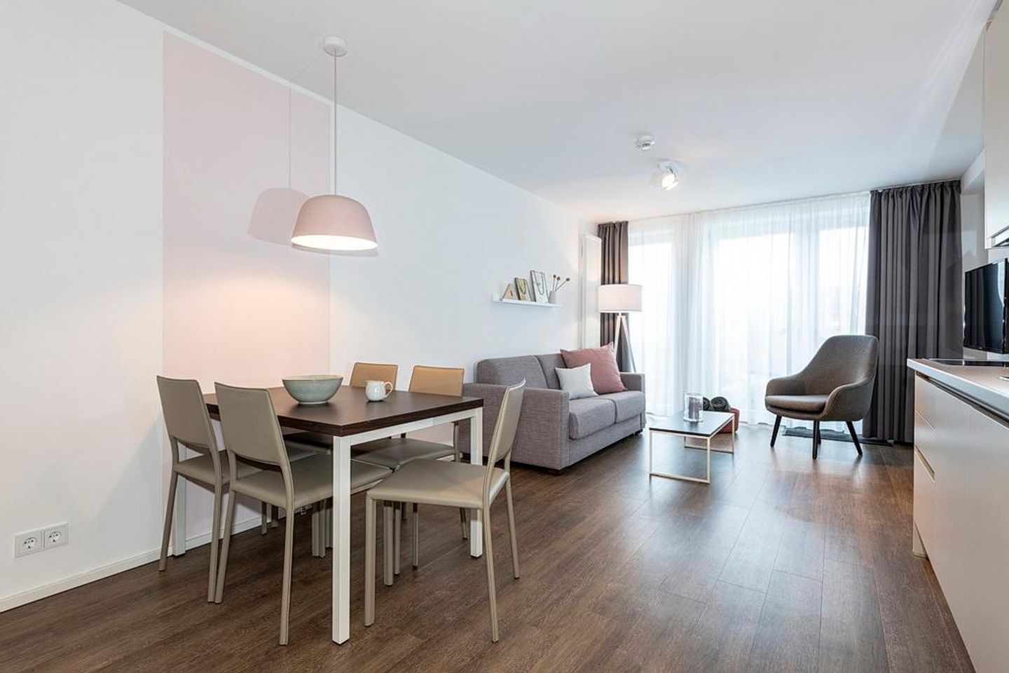 Apartmentvilla Anna See Apartmentvilla Anna See 1-13 Langeoog - Wohn-Essbereich mit Esstisch, Sitzgelegenheiten