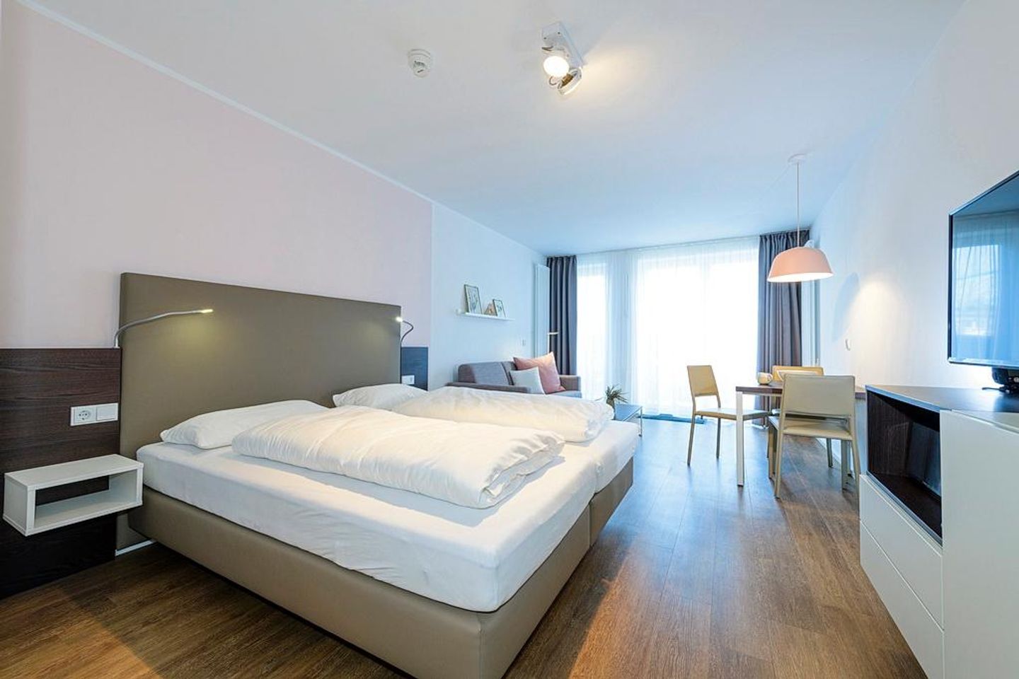 Apartmentvilla Anna See Apartmentvilla Anna See 1-16 Langeoog - Wohn-Schlafbereich mit Doppelbett
