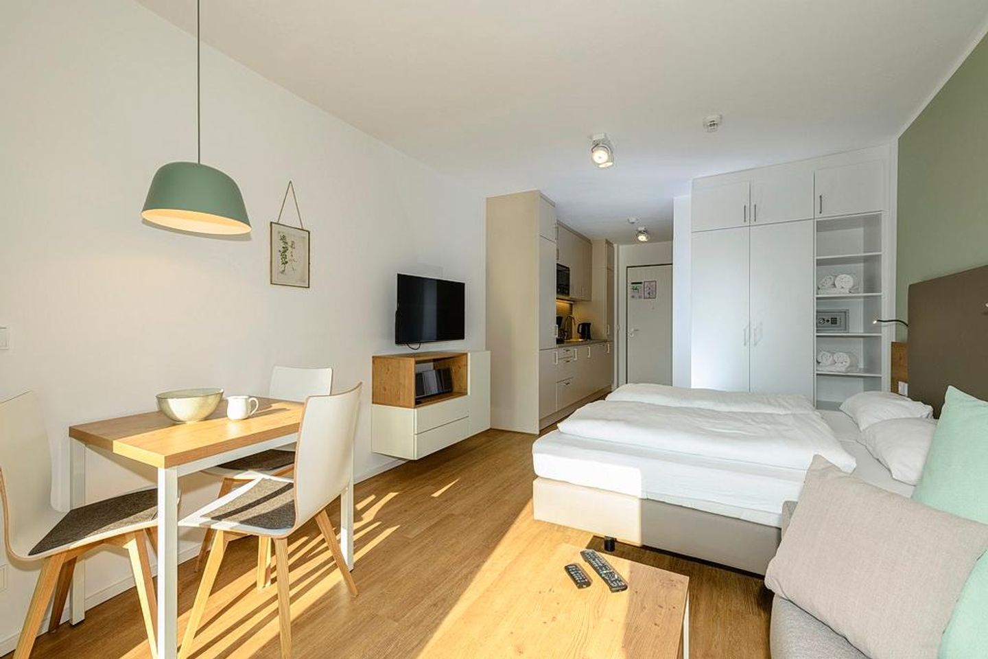 Apartmentvilla Anna See Apartmentvilla Anna See 2-06 Langeoog - Wohn-Schlafbereich mit Sitzgelegenheit