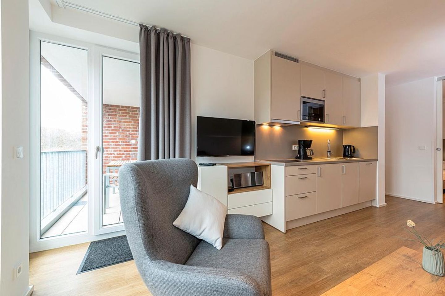 Apartmentvilla Anna See Apartmentvilla Anna See 2-08 Langeoog - Küchenzeile mit Mikrowelle