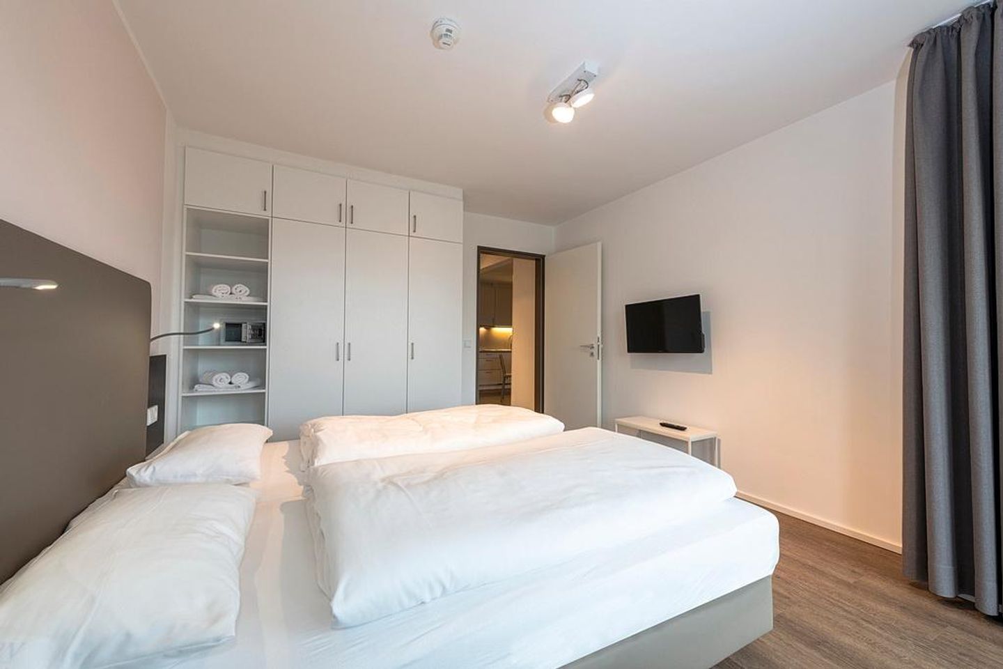 Apartmentvilla Anna See Apartmentvilla Anna See 2-10 Langeoog - Schlafzimmer mit Doppelbett