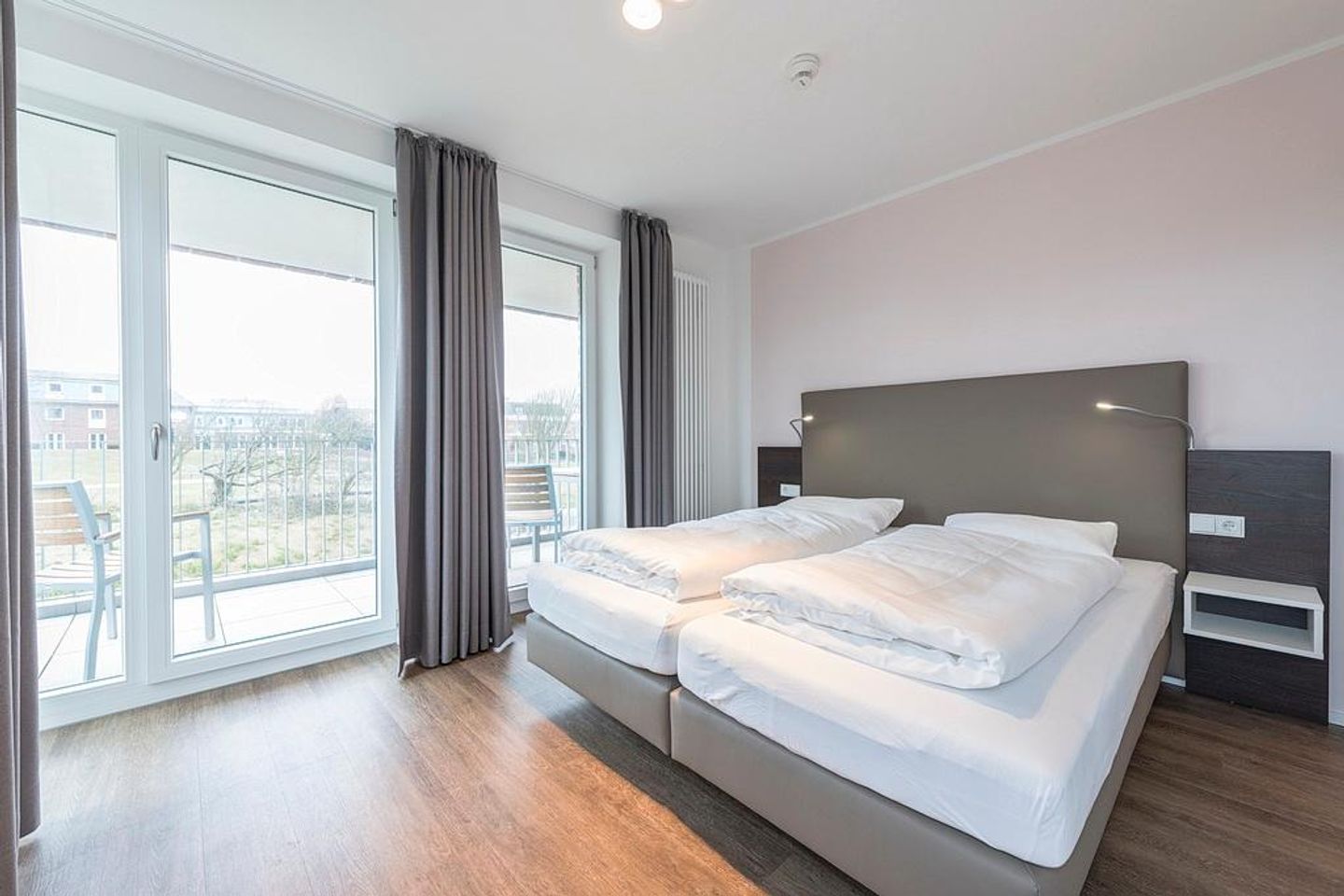 Apartmentvilla Anna See Apartmentvilla Anna See 2-10 Langeoog - Schlafzimmer mit Doppelbett