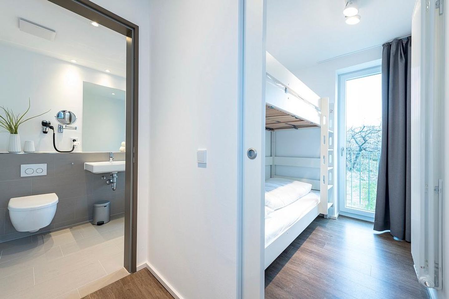 Apartmentvilla Anna See Apartmentvilla Anna See 2-10 Langeoog - Flur mit Blick zum Badezimmer