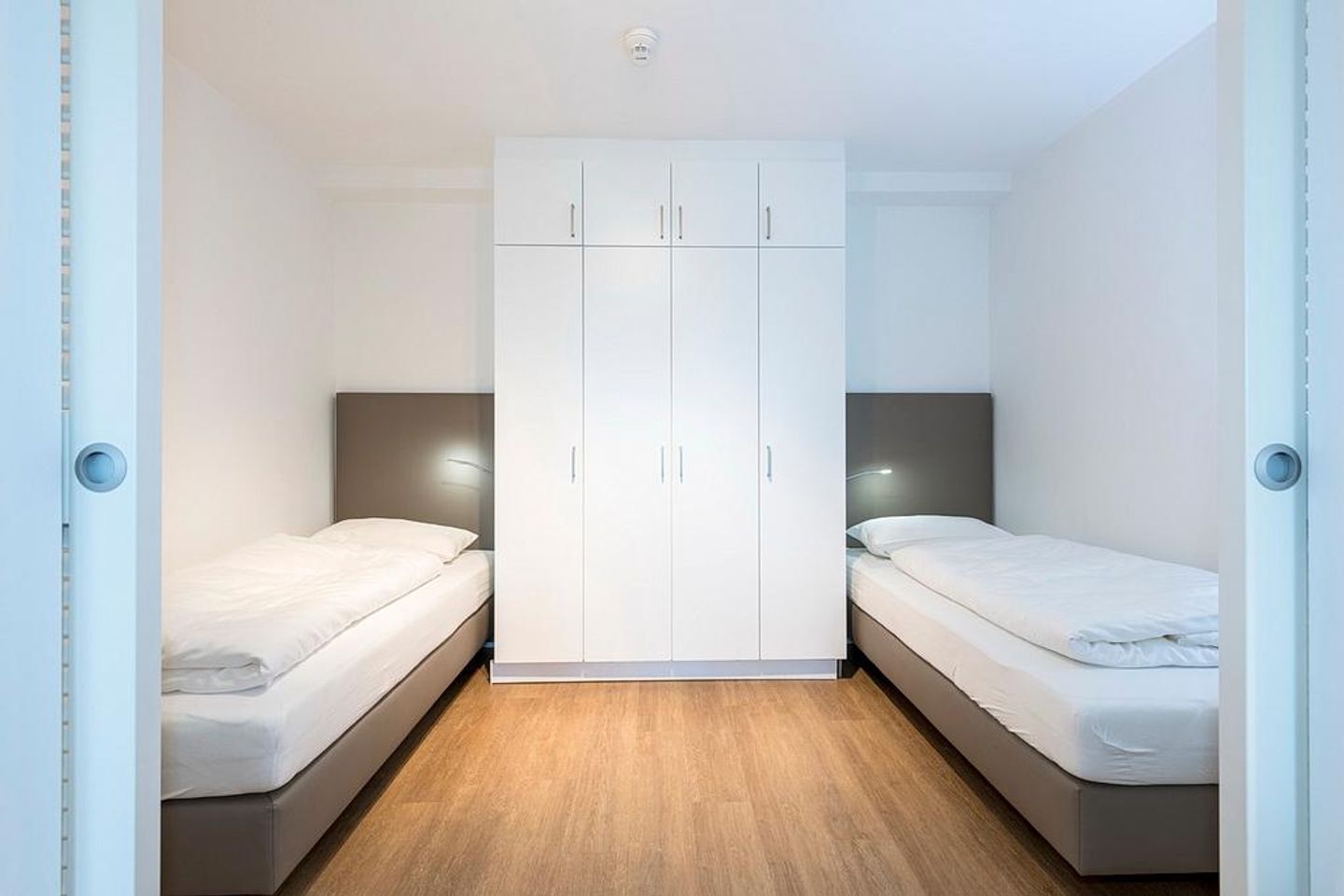 Apartmentvilla Anna See Apartmentvilla Anna See 2-11 Langeoog - Schlafzimmer mit zwei Einzelbetten