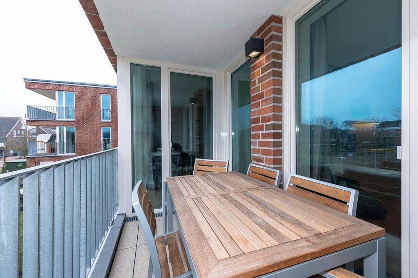 Apartmentvilla Anna See Apartmentvilla Anna See 2-11 Langeoog - Balkon mit Gartenmöbeln