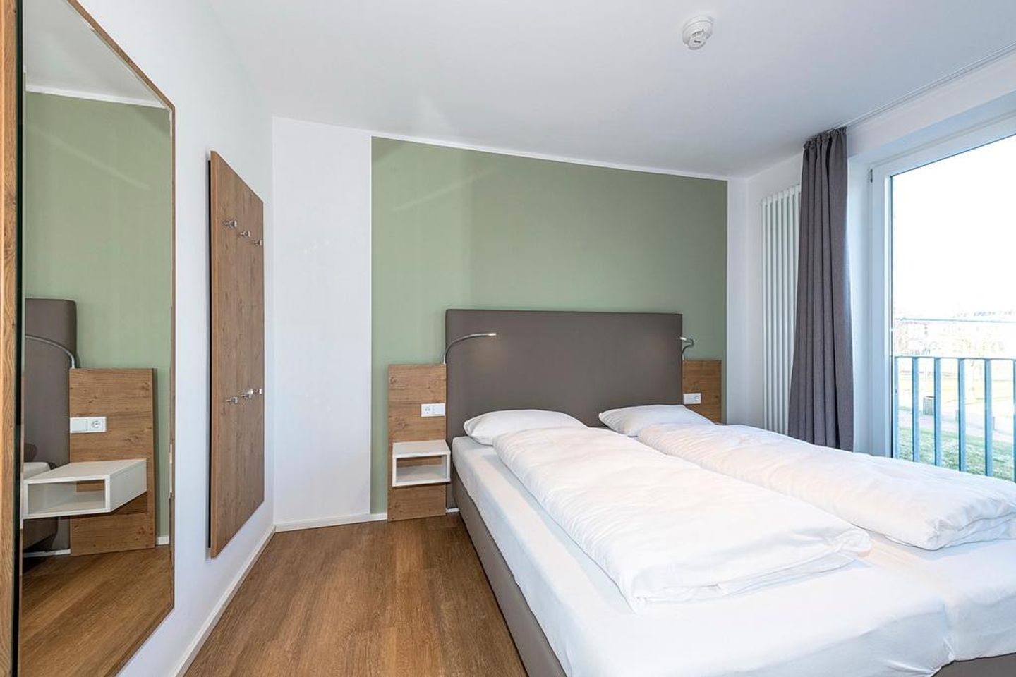 Apartmentvilla Anna See Apartmentvilla Anna See 2-15 Langeoog - Schlafzimmer mit Boxspringbett