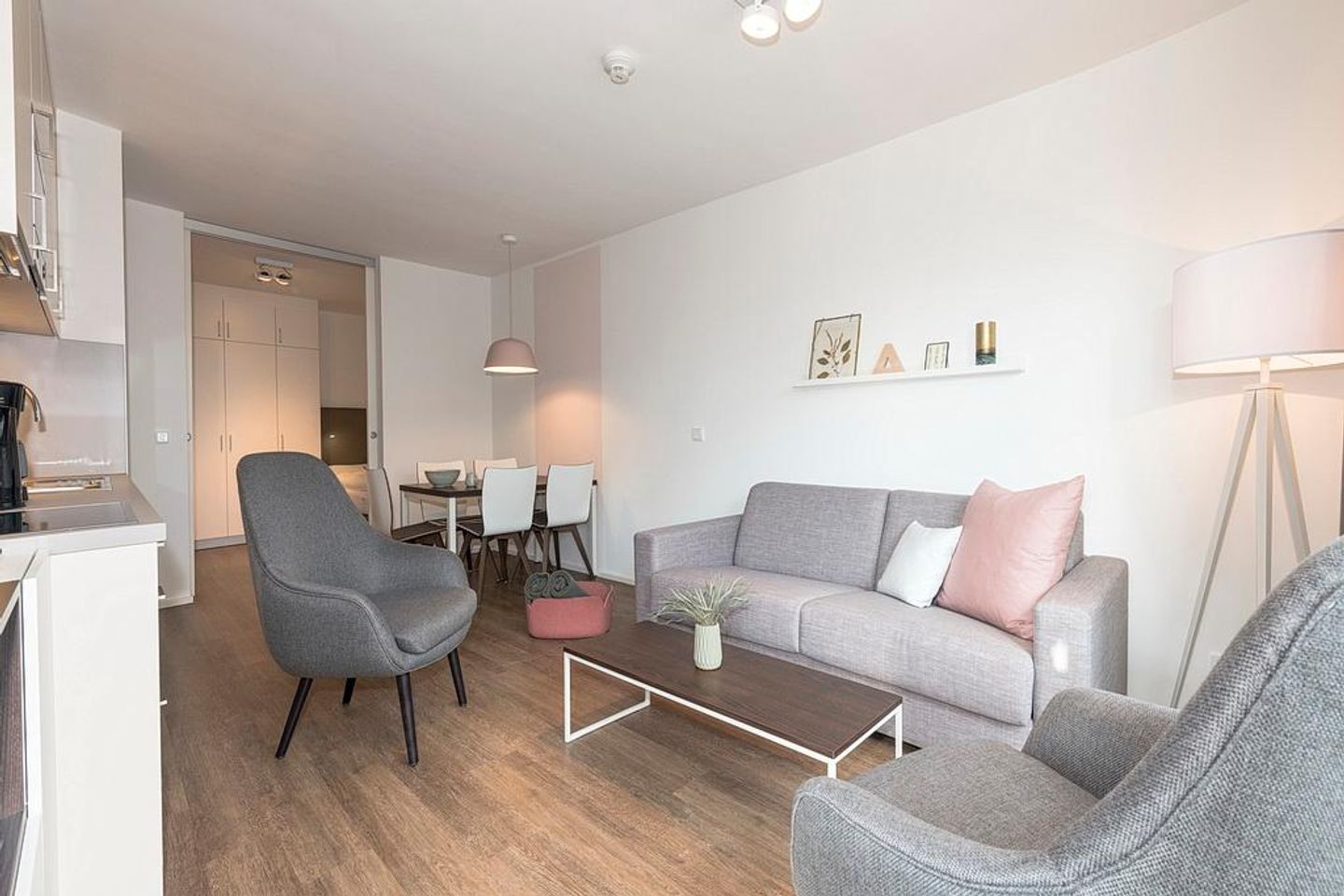 Apartmentvilla Anna See Apartmentvilla Anna See 2-16 Langeoog - Wohnbereich mit Couch und Sesseln