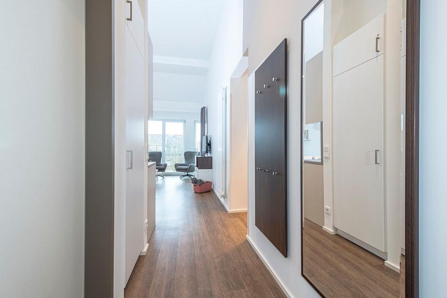 Apartmentvilla Anna See Apartmentvilla Anna See 3-02 Langeoog - Flur mit Garderobe und Spiegel