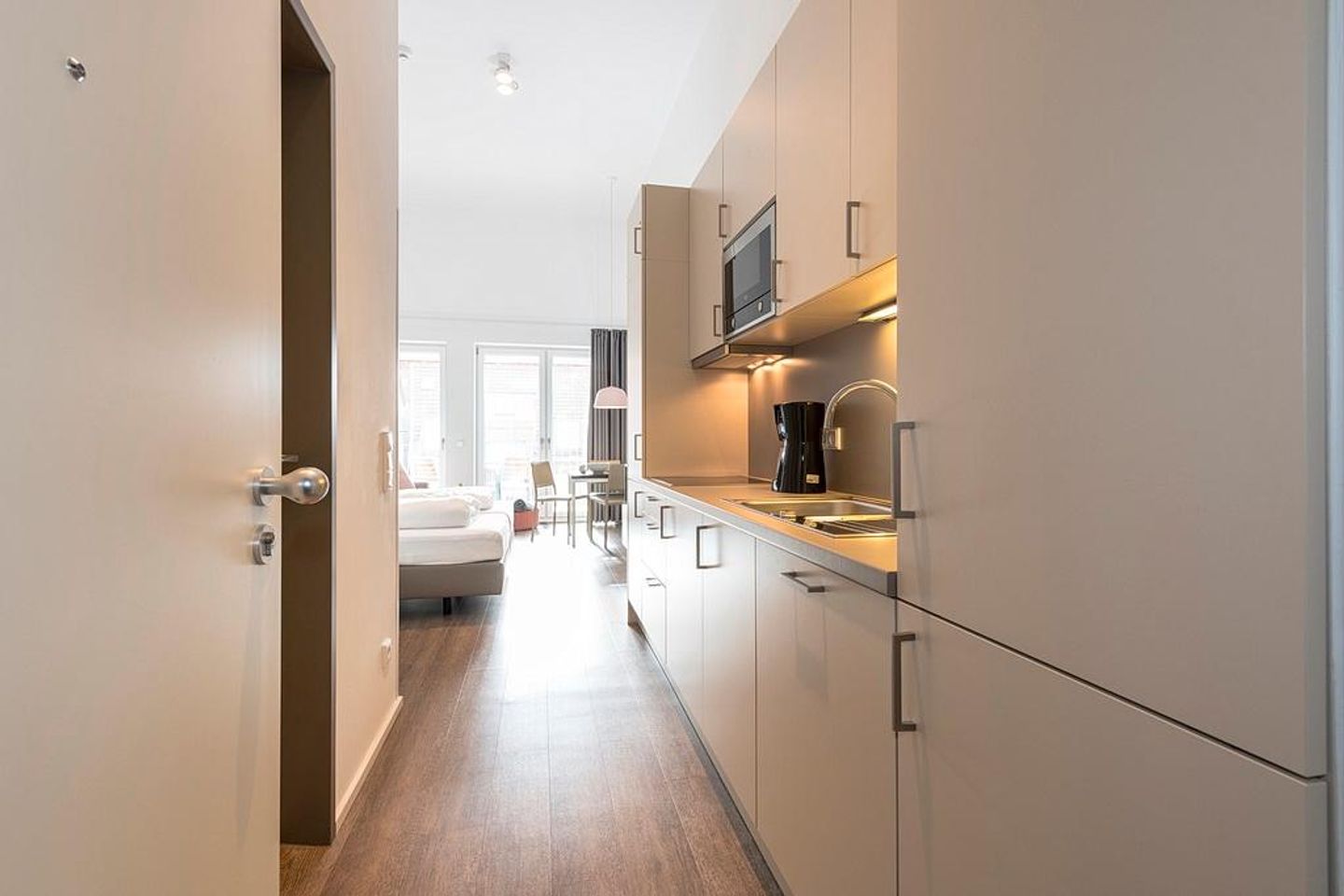 Apartmentvilla Anna See Apartmentvilla Anna See 3-04 Langeoog - Küchenzeile mit Mikrowelle