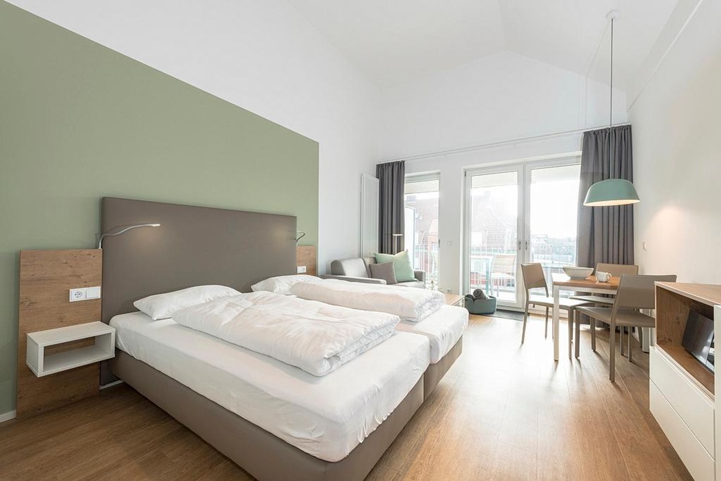 Apartmentvilla Anna See Apartmentvilla Anna See 3-06 Langeoog - Wohn-Schlafbereich mit Doppelbett