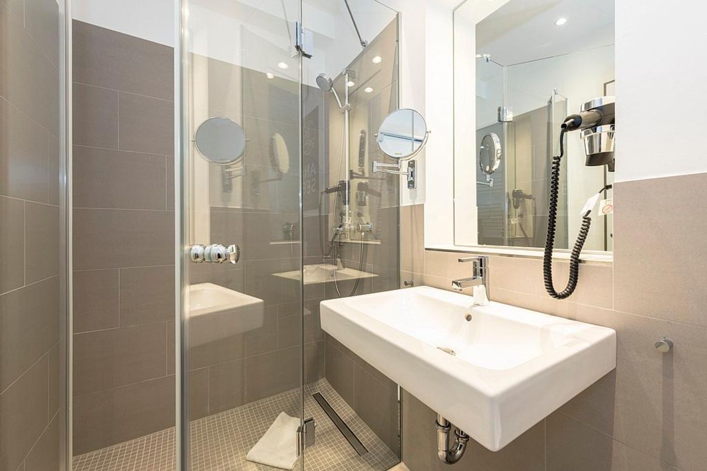 Apartmentvilla Anna See Apartmentvilla Anna See 3-06 Langeoog - Badezimmer mit Dusche