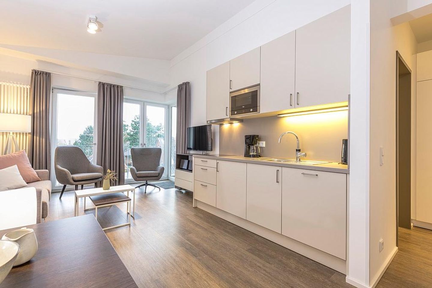 Apartmentvilla Anna See Apartmentvilla Anna See 3-07 Langeoog - Küchenzeile mit Mikrowelle