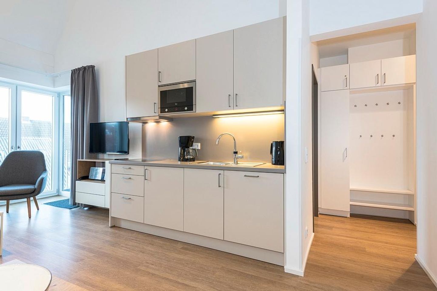 Apartmentvilla Anna See Apartmentvilla Anna See 3-08 Langeoog - Küchenzeile mit Mikrowelle